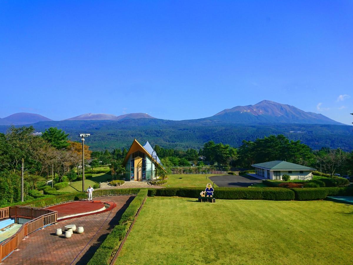 Standard Room with Mountain View - Non-Smoking photo 3