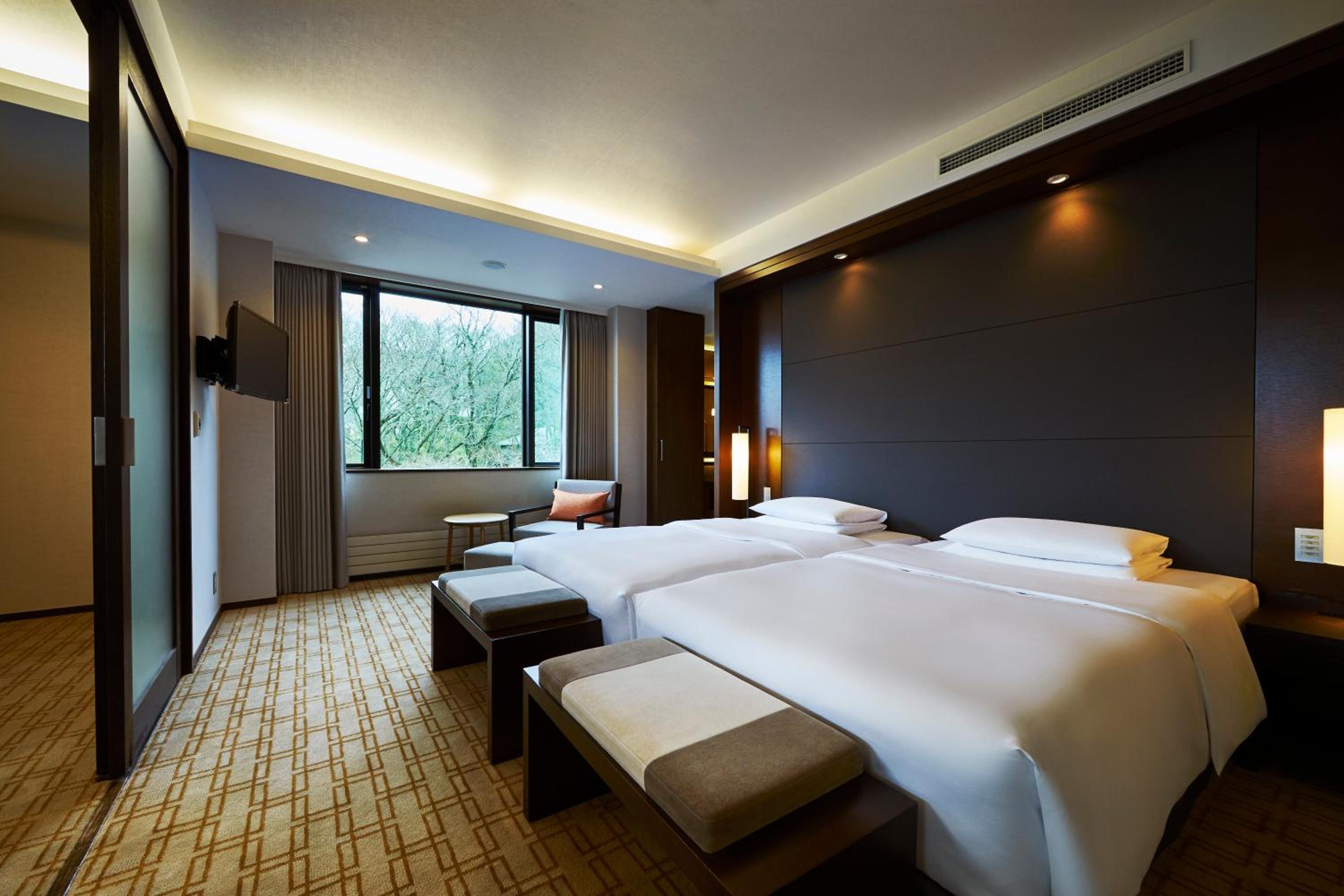 Executive Suite with Two Single Beds - Photo 5