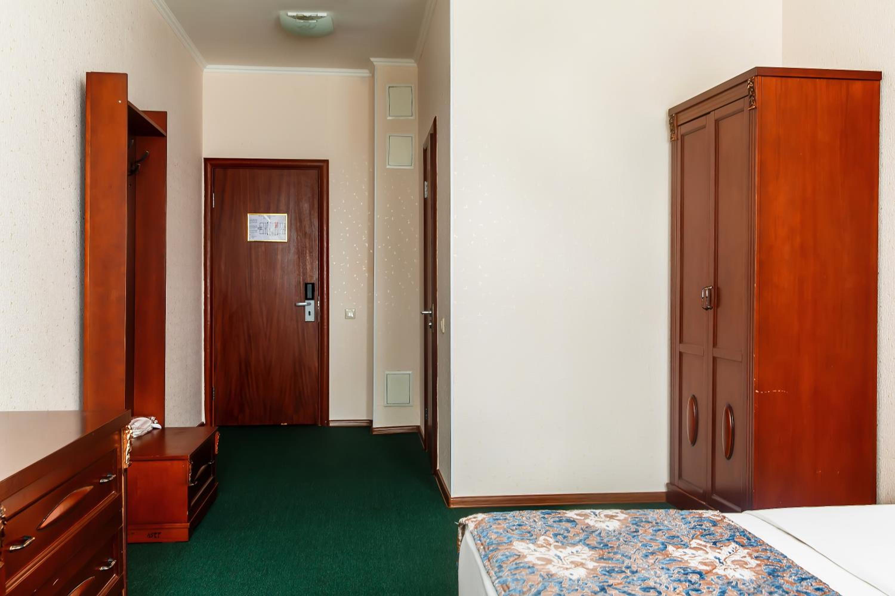 Standard Twin Room photo 2