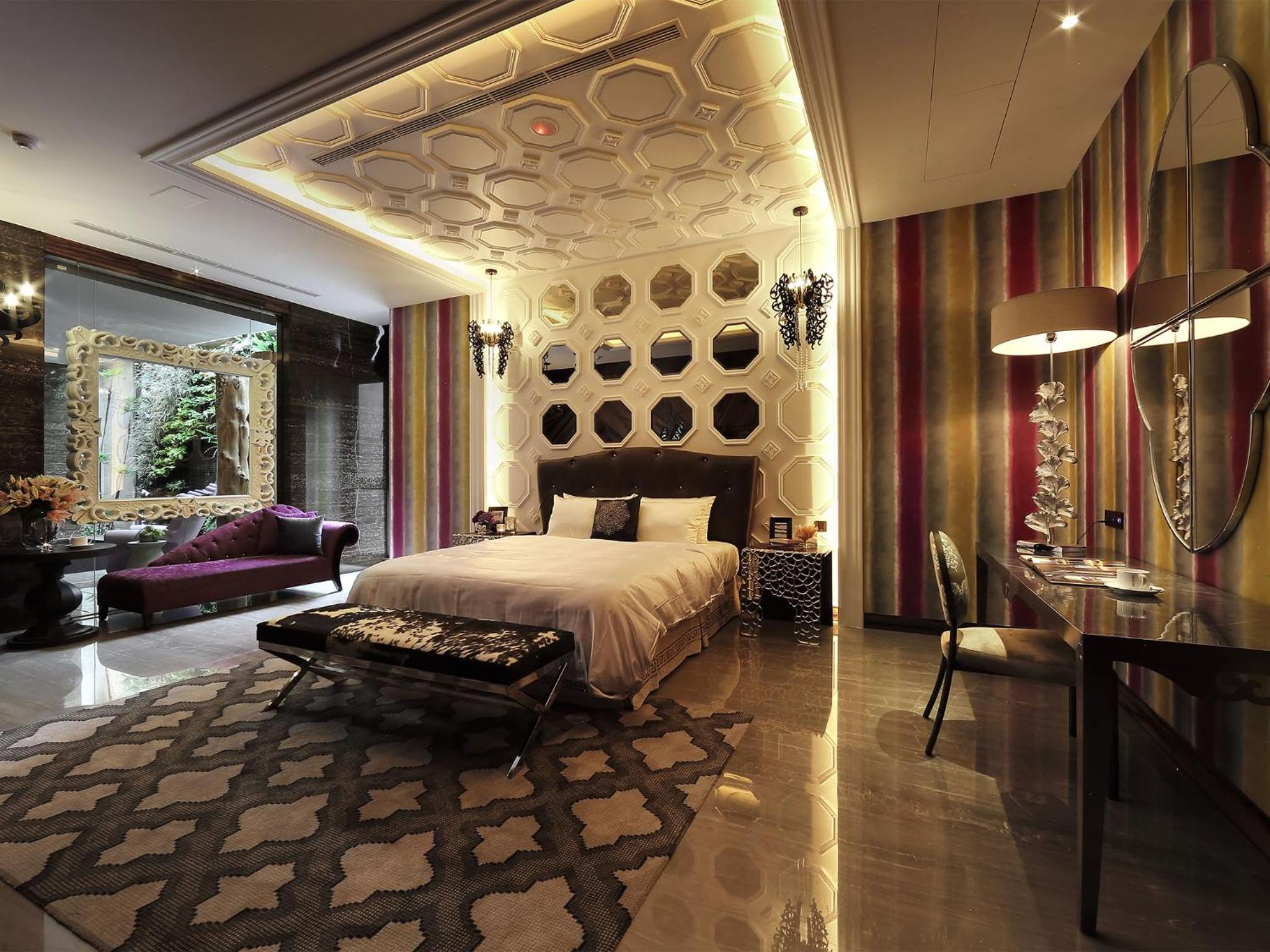 Deluxe Double Room (Check-in after 18:00)