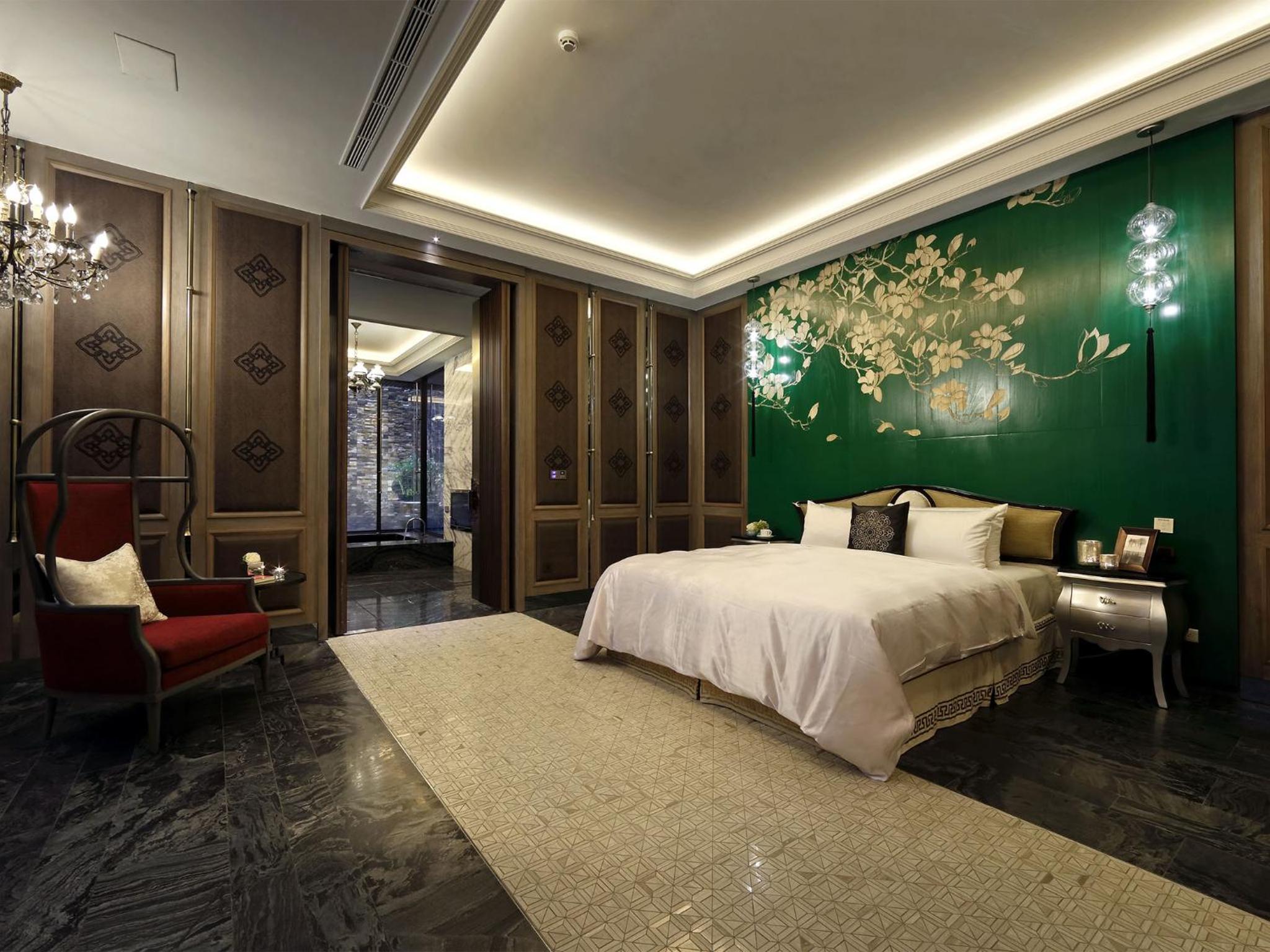 Premier King Room (Check-in after 18:00)