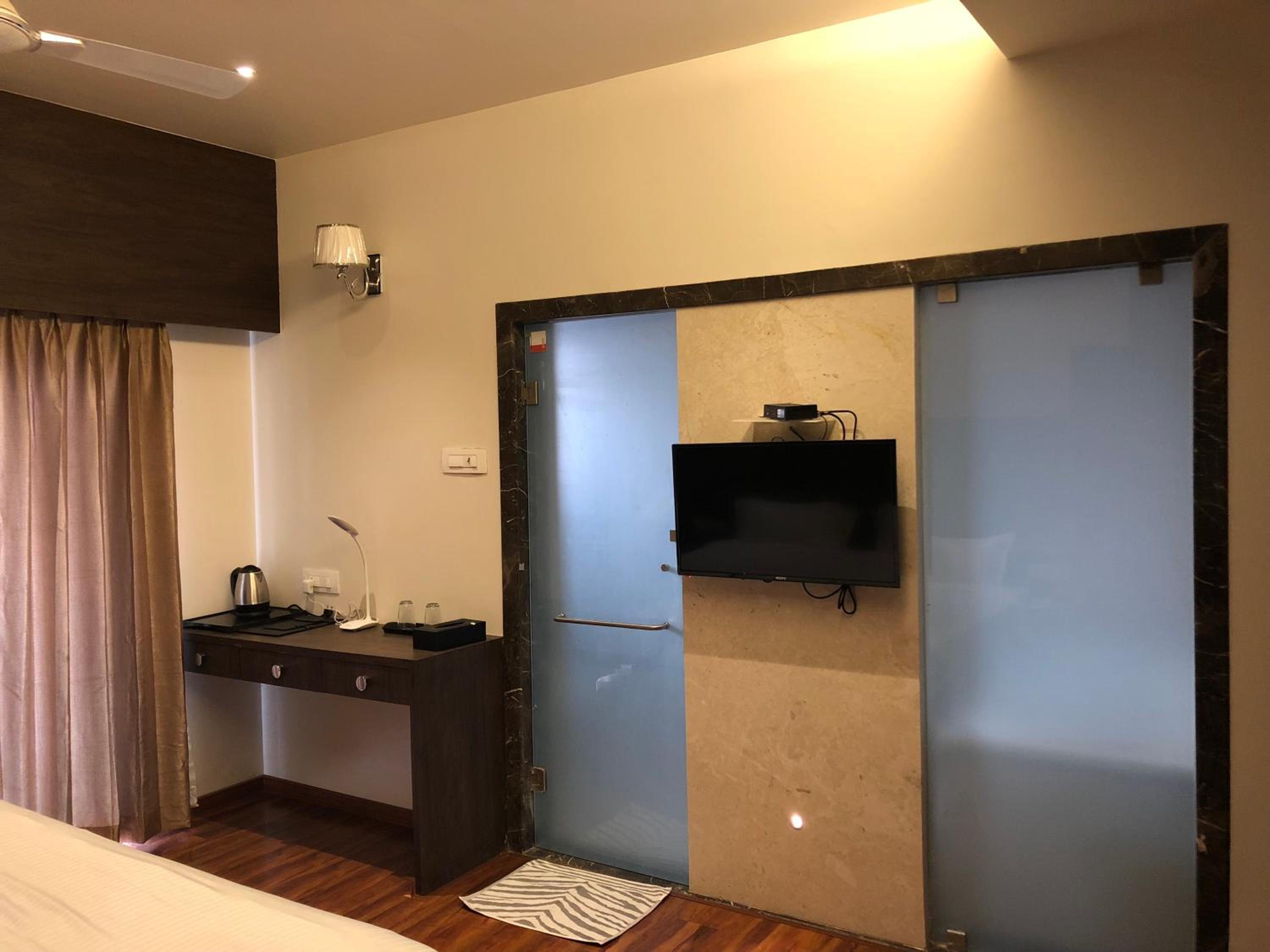 Deluxe Suite - Photo 1