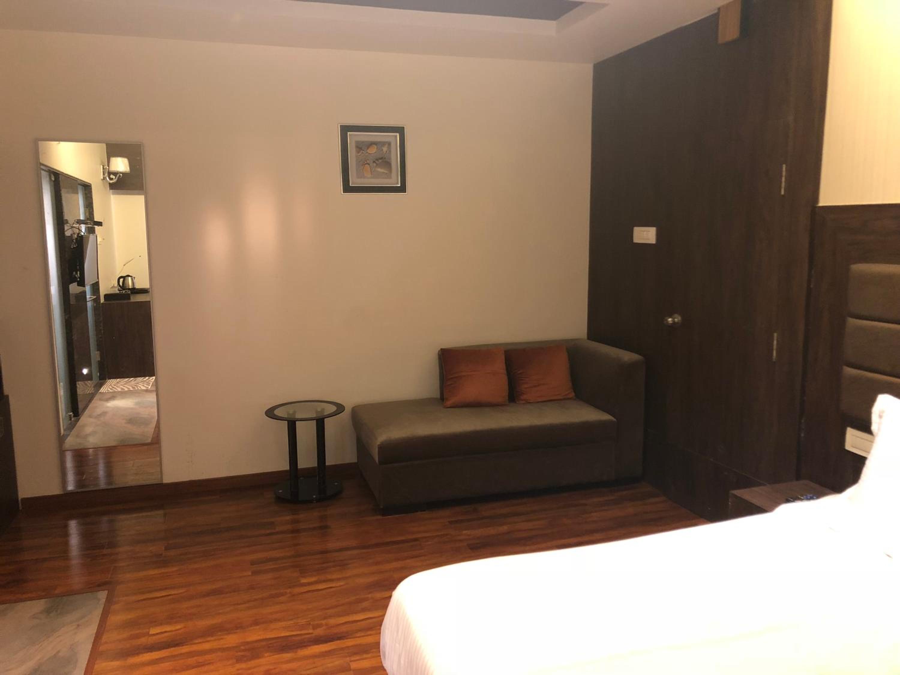Deluxe Suite - Photo 5