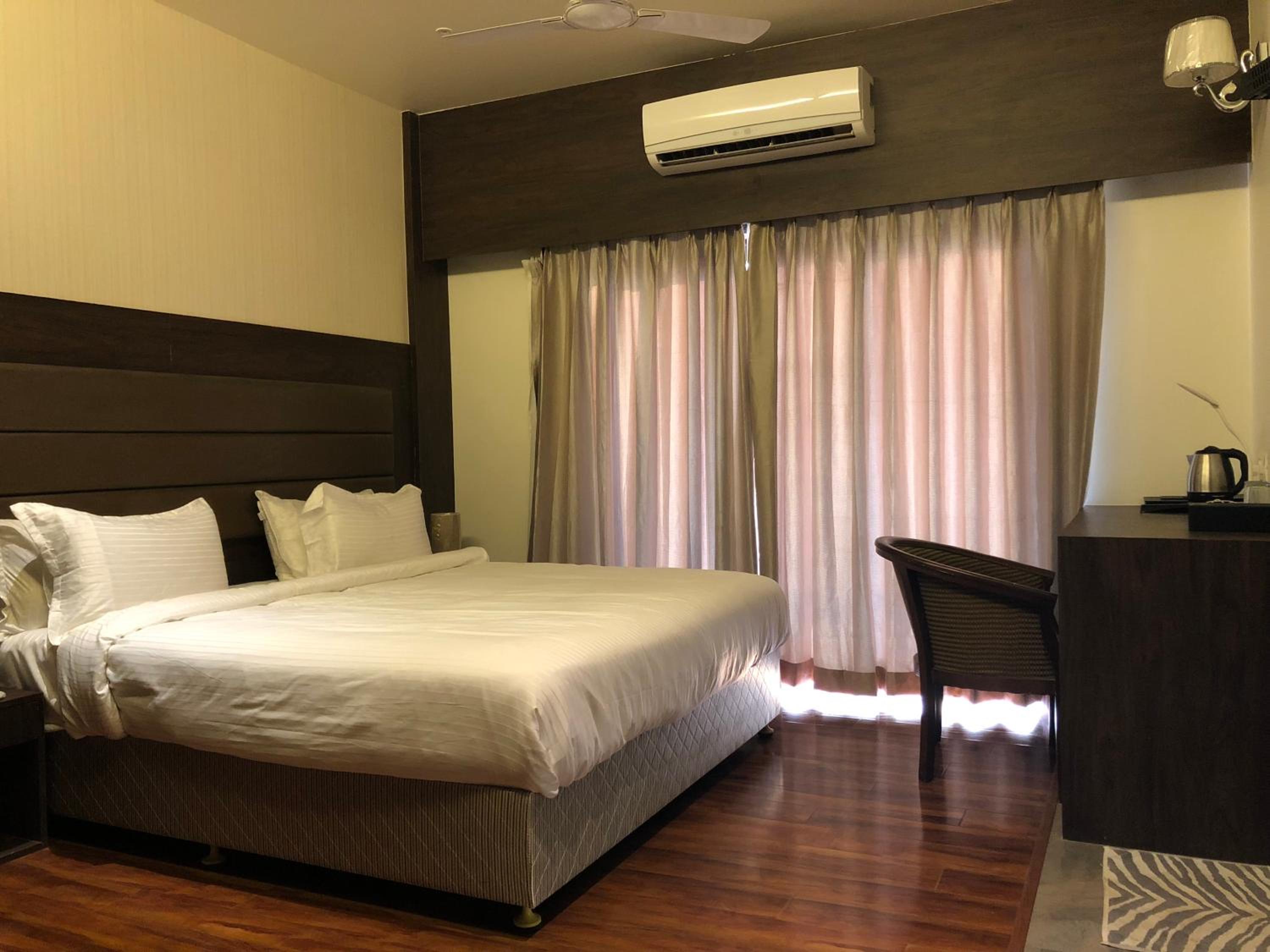 Deluxe Suite - Photo 4