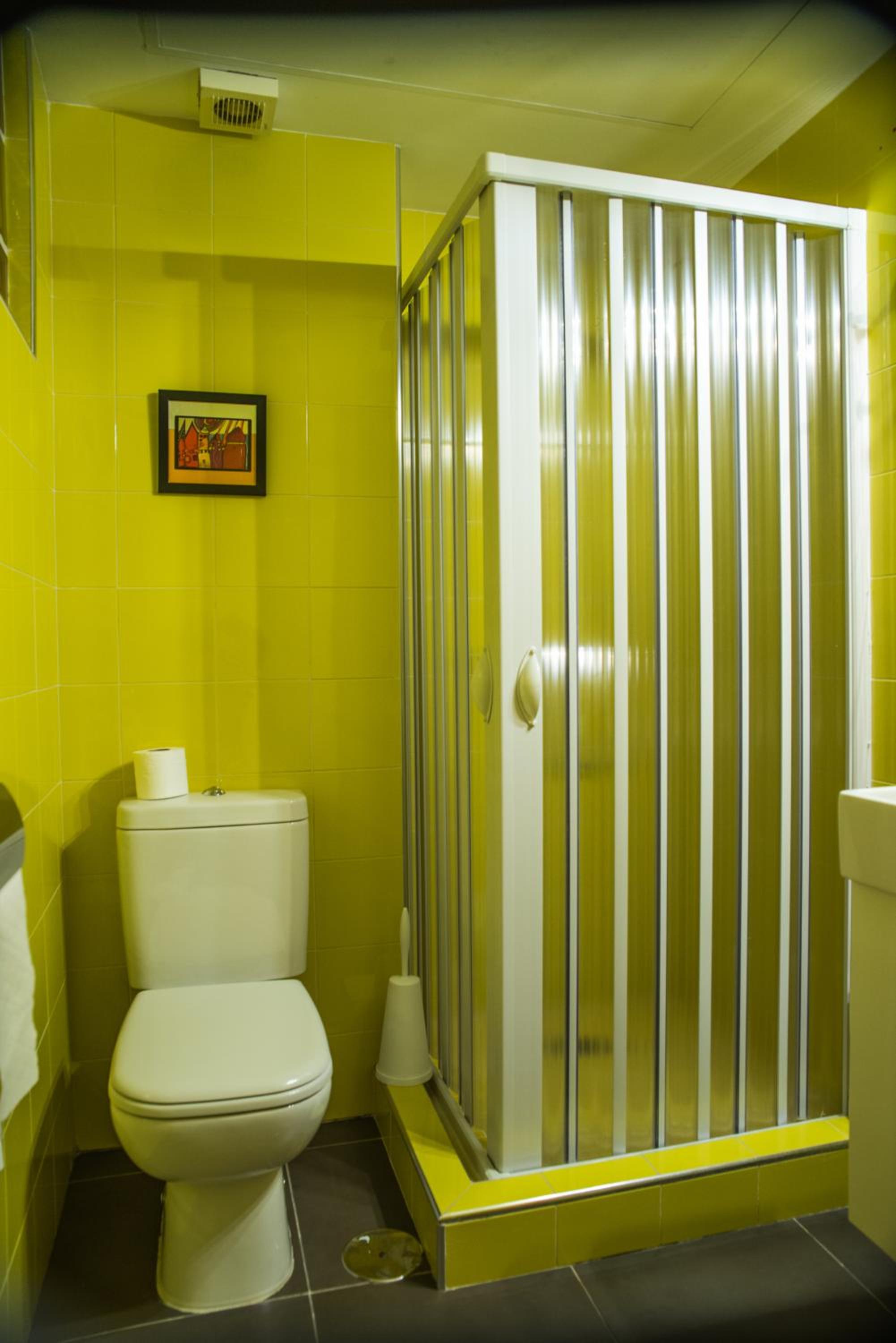 Double Room with Private External Bathroom - Photo 10
