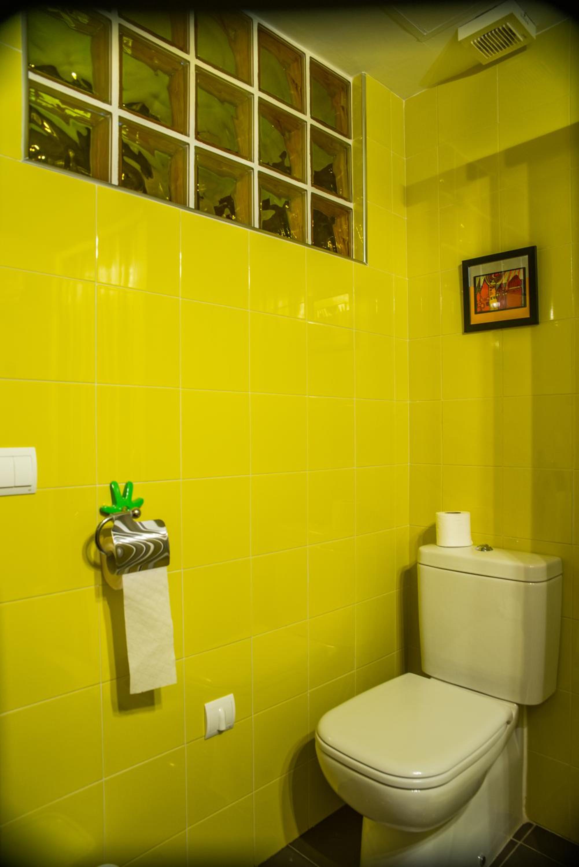 Double Room with Private External Bathroom - Photo 9