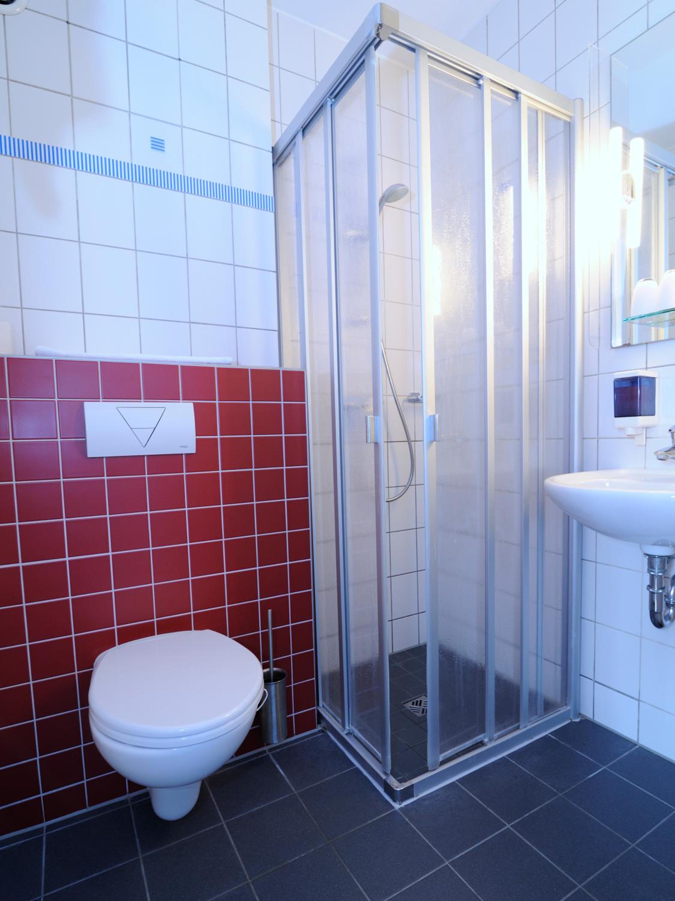 Twin Room - Photo 2