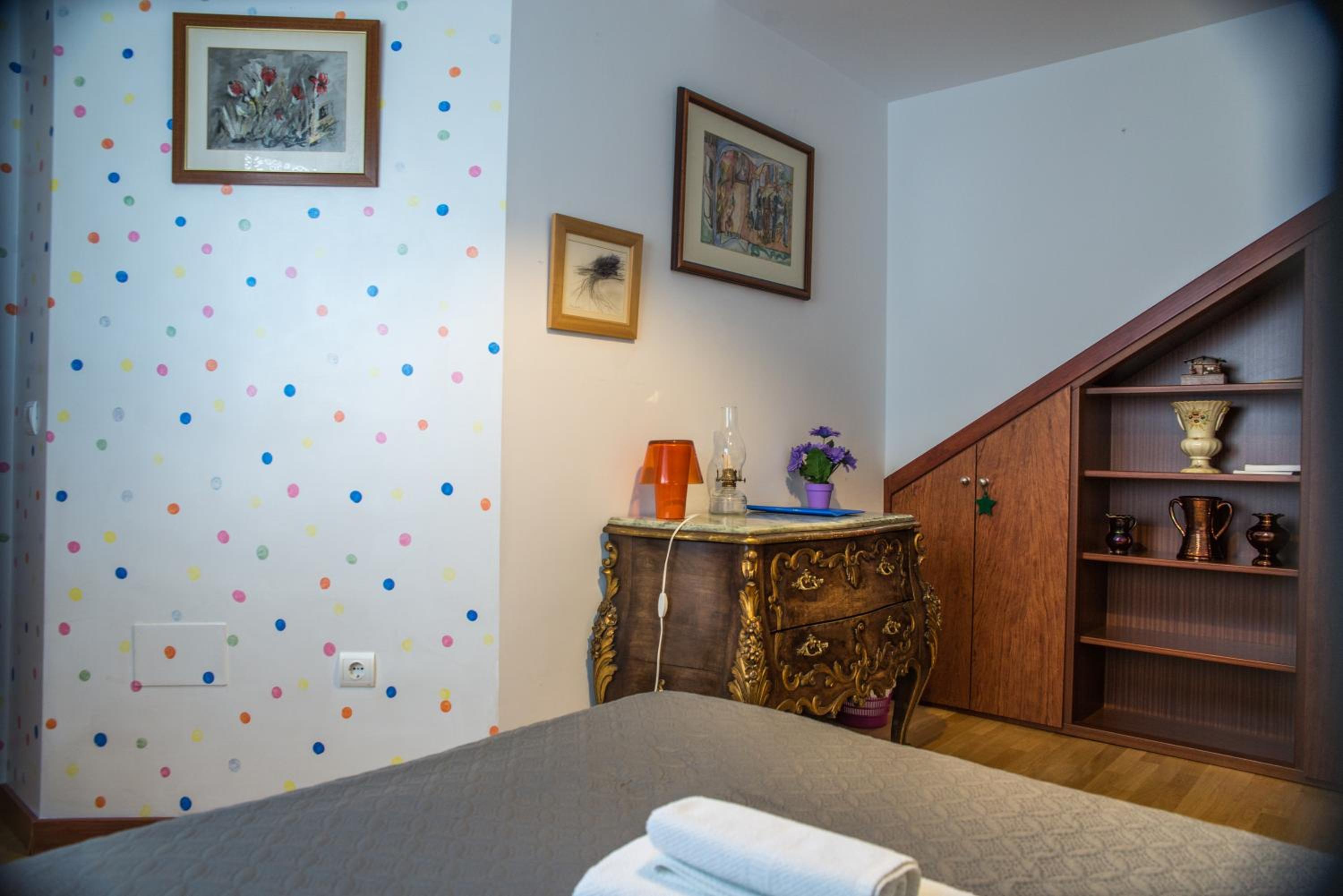 Double Room with Private External Bathroom - Photo 3