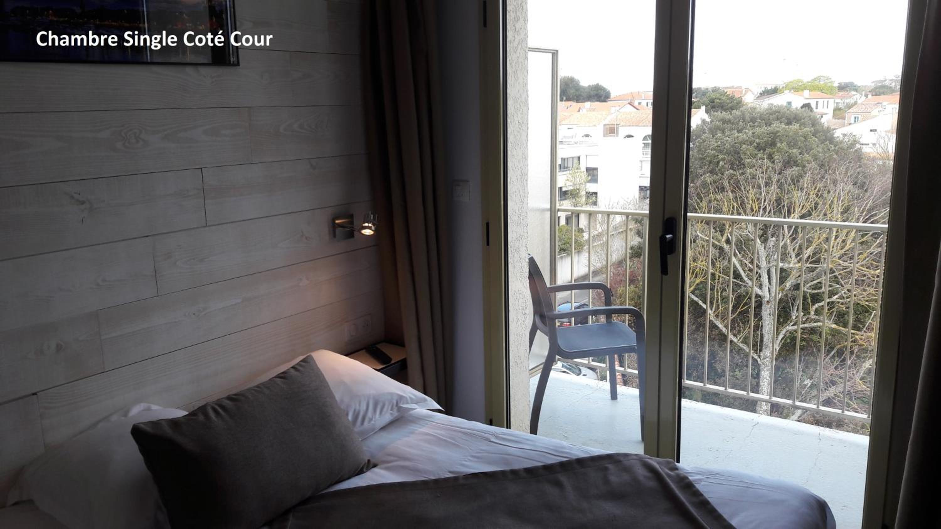 Single Room - Courtyard Side