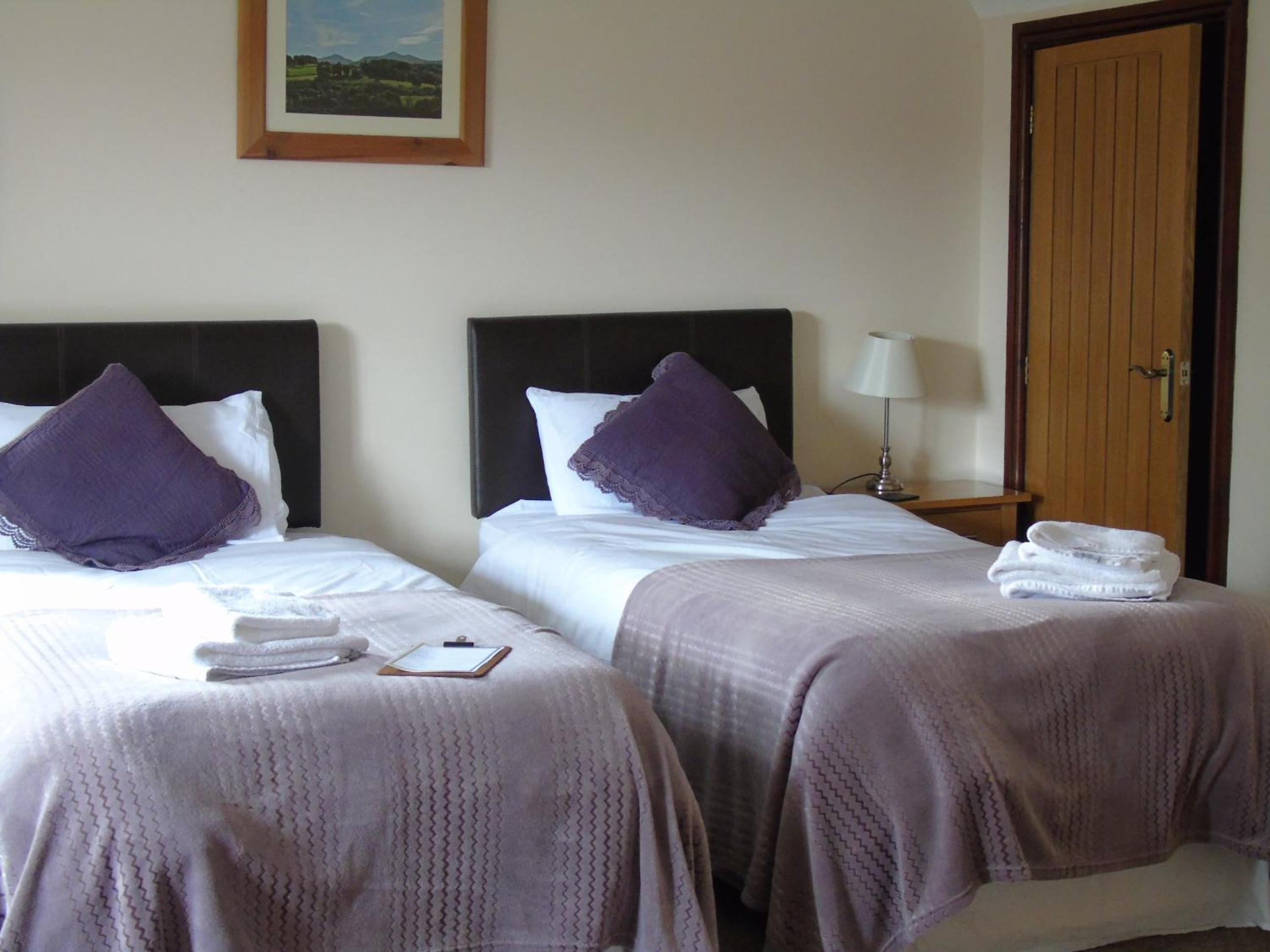 Double or Twin Room - Photo 7