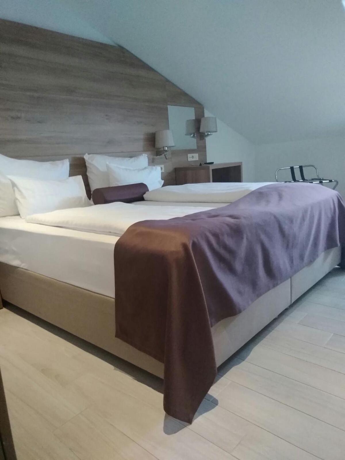 Double Room with Mountain View - Photo 4