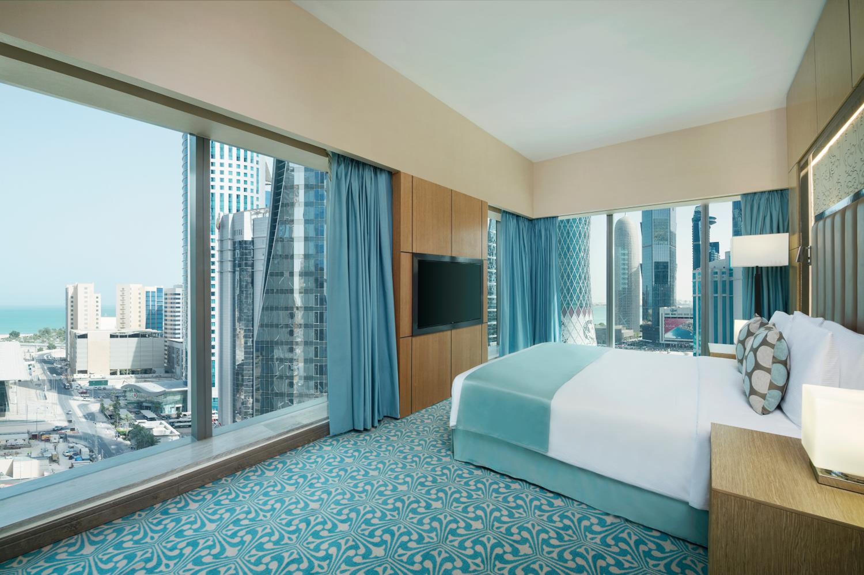 Executive Suite with Sea View - Non-Smoking