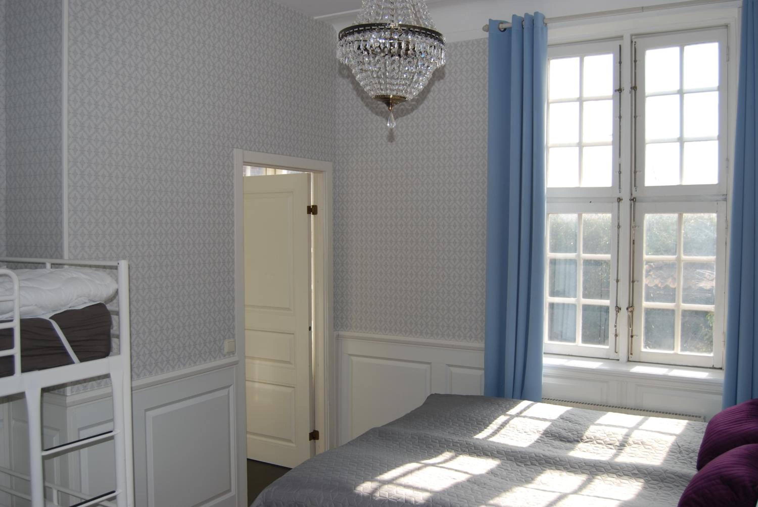 Quadruple Room with Private Bathroom photo 2