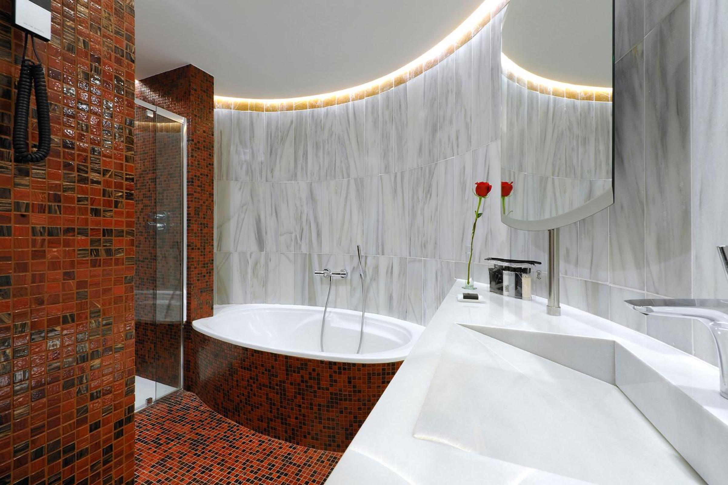 Executive Double or Twin Room thumbnail 6