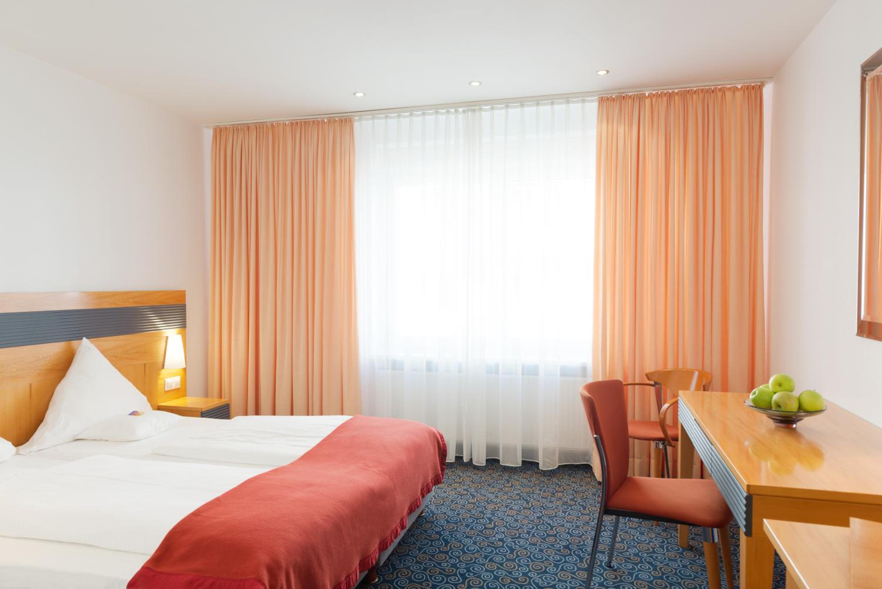 Double Room - Photo 13