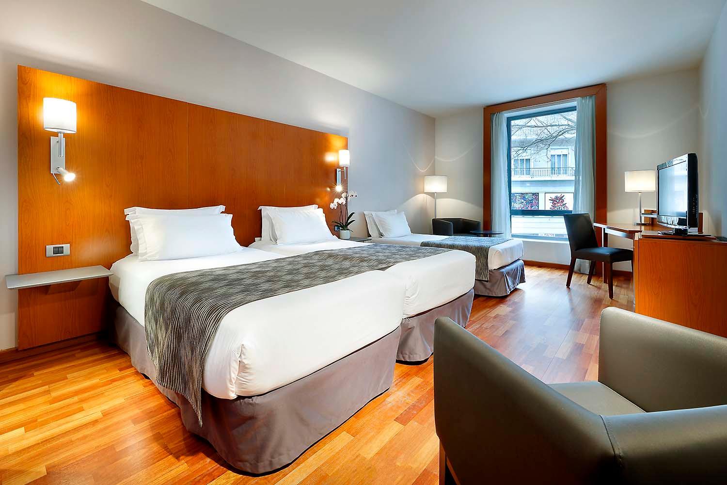 Double Room with Extra Bed - Photo 1
