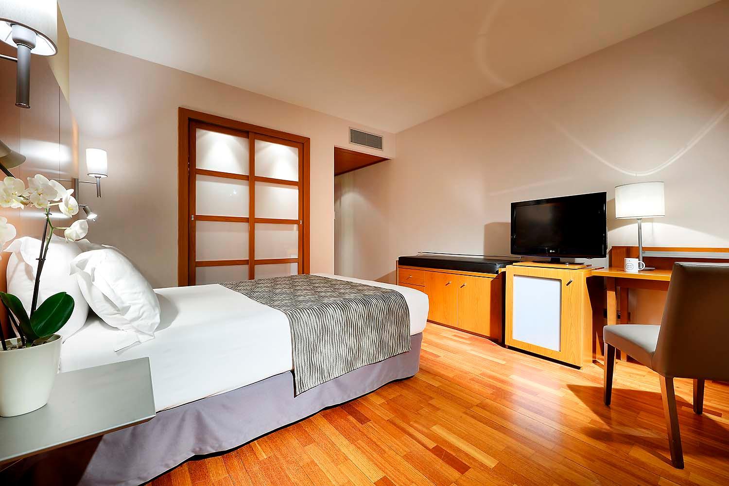 Double Room - Photo 11