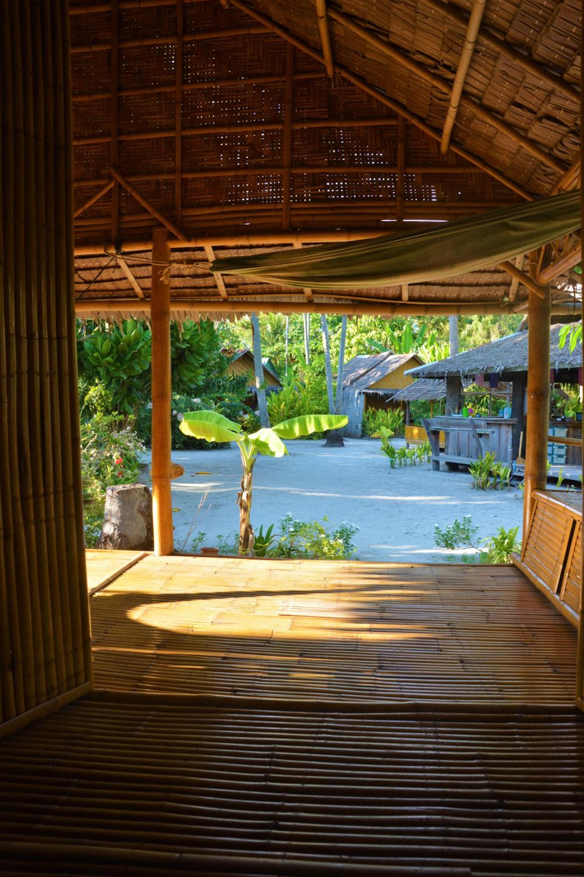 Family Bungalow with Garden View - Photo 7