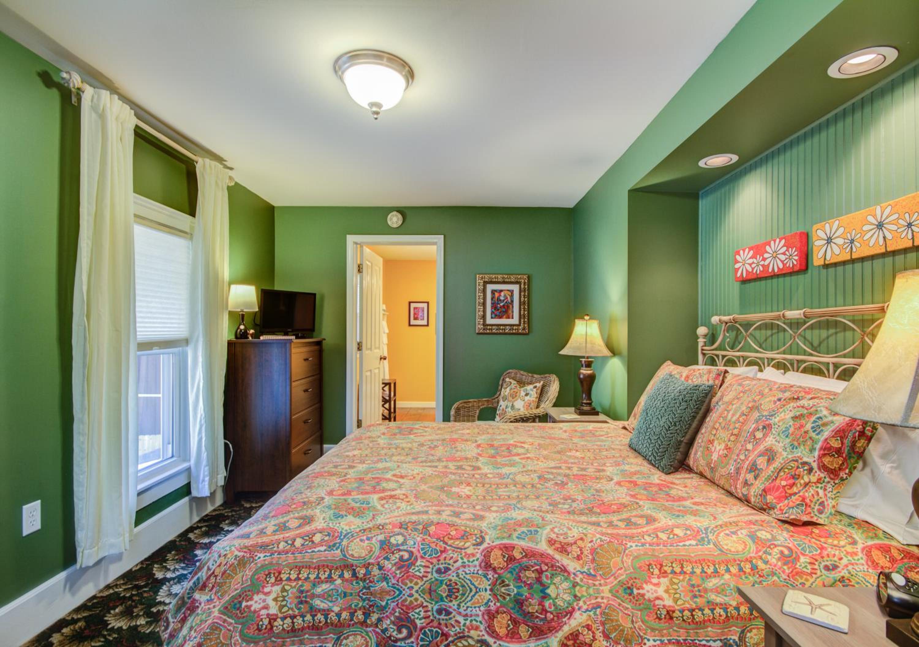 Standard Queen Room photo 3