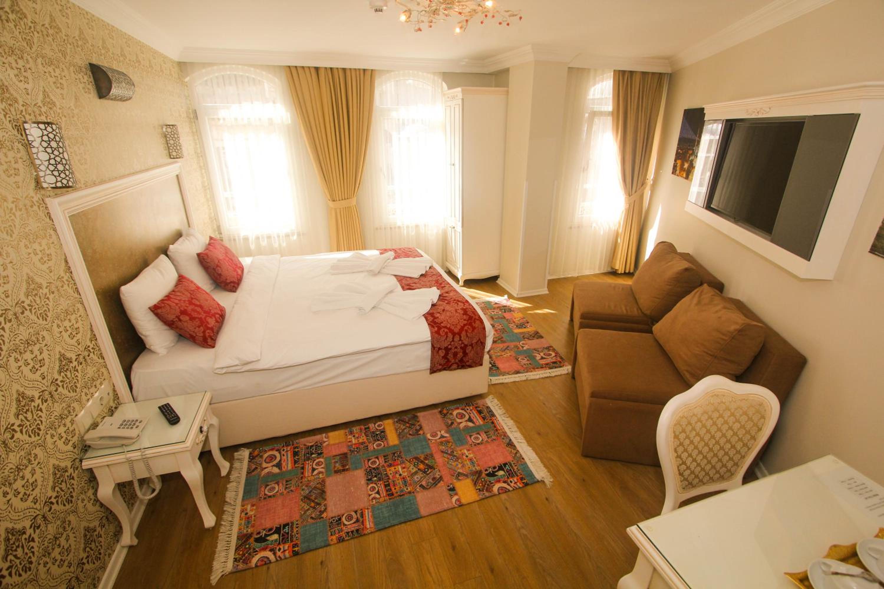 Deluxe Double or Twin Room photo 2