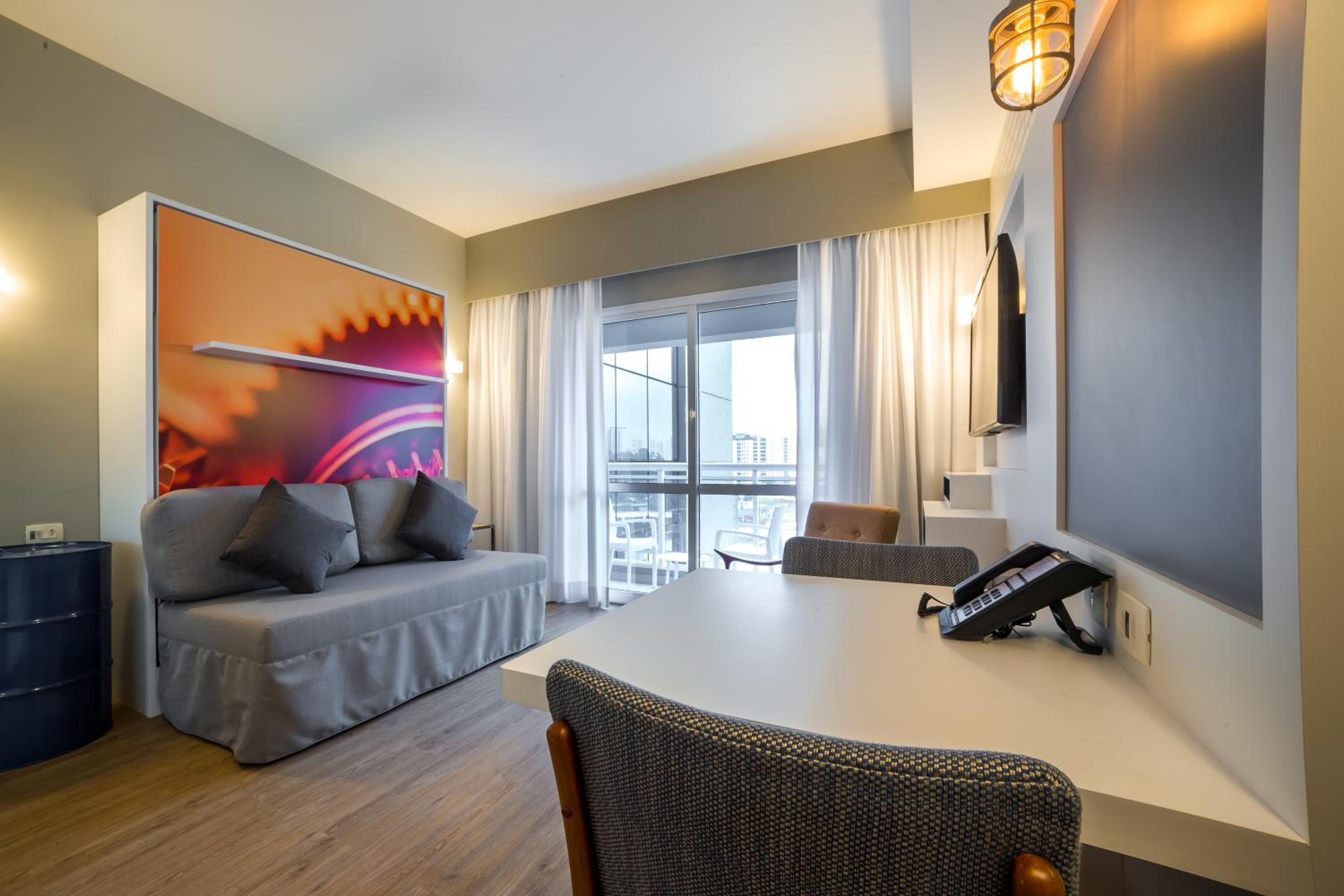Studio Apartment with Queen Bed