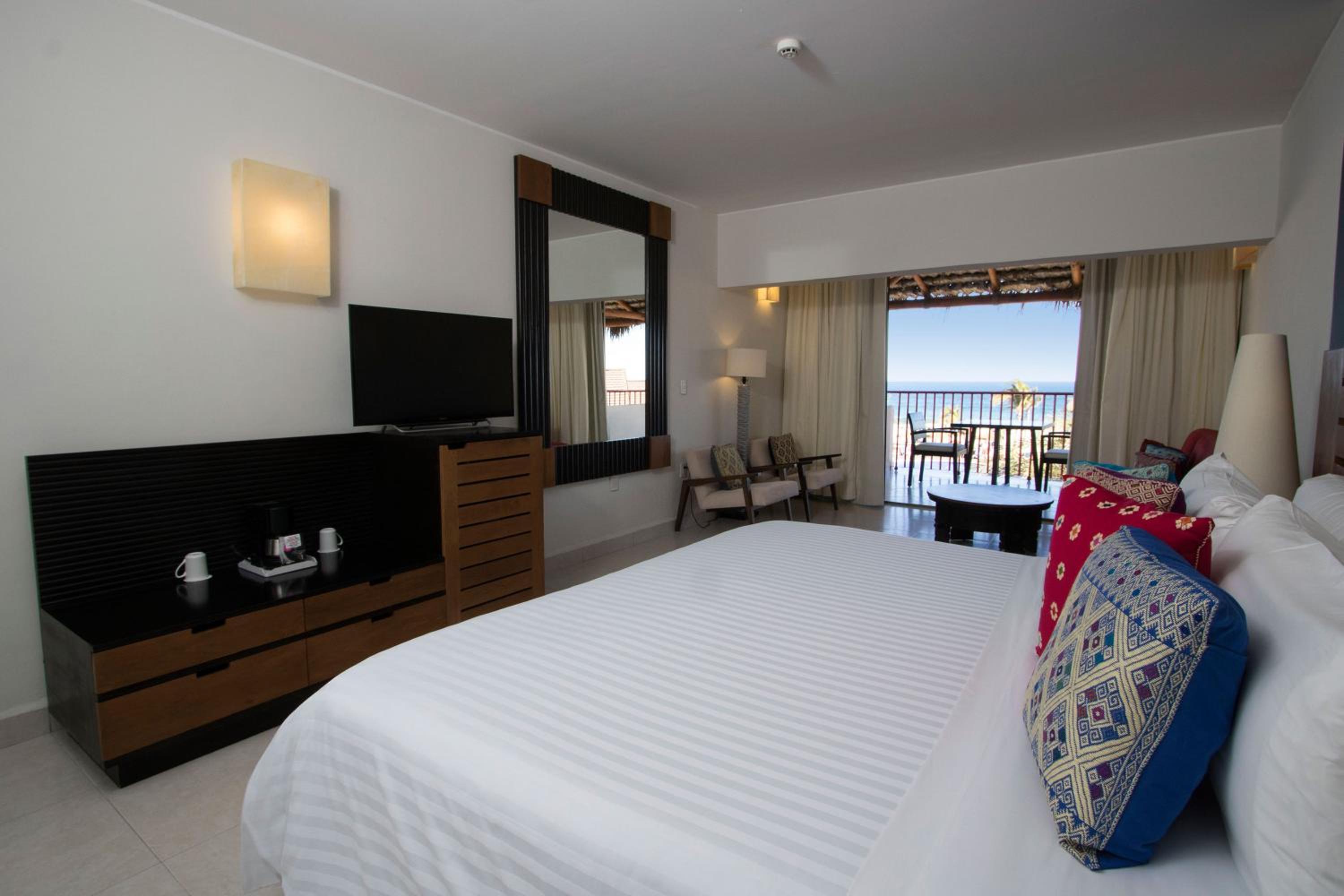 King Room with Ocean View - Photo 10