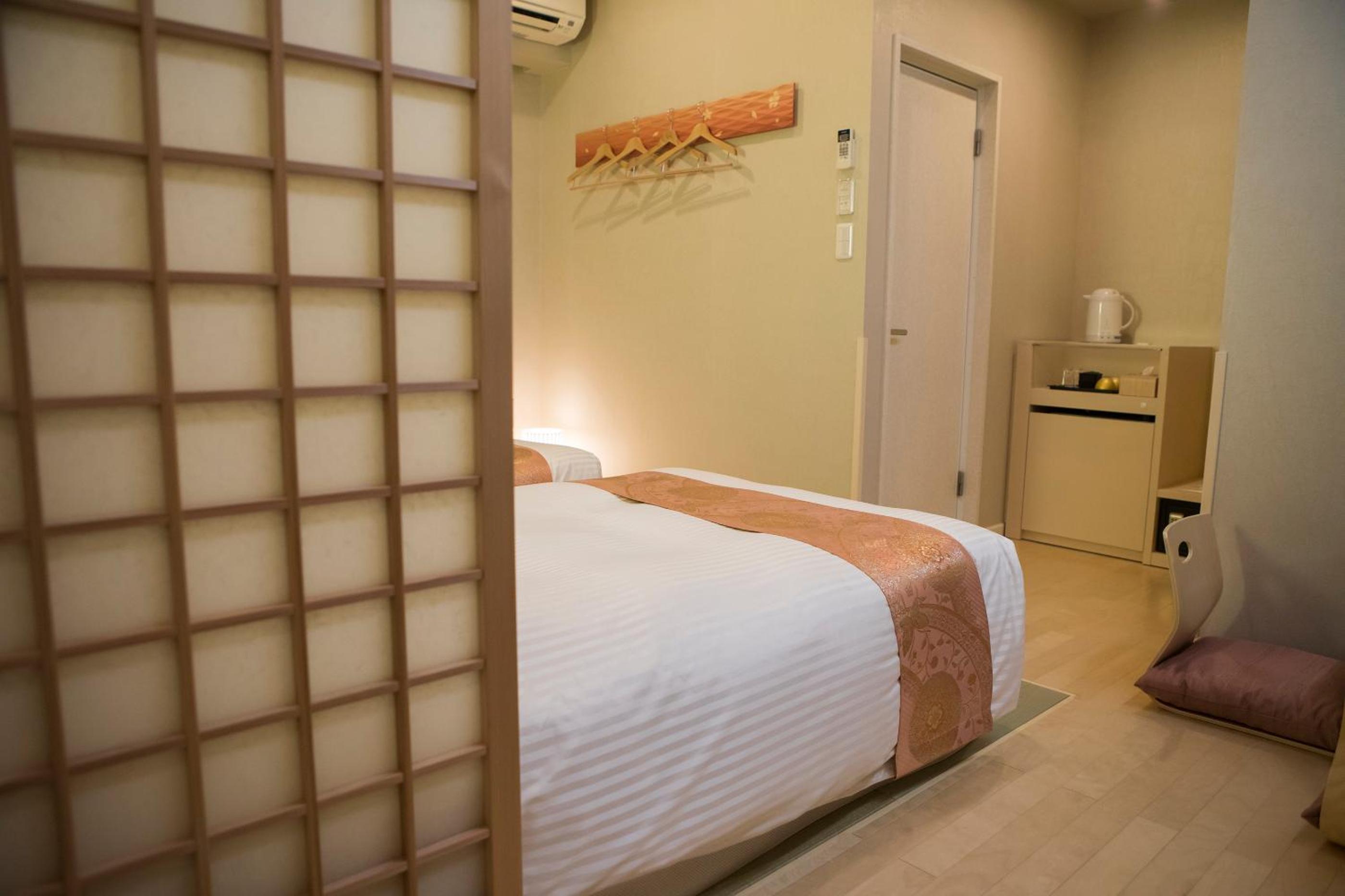 Japanese Modern Twin Room - Non-Smoking - Eco Plan - No Room Cleaning Service photo 2