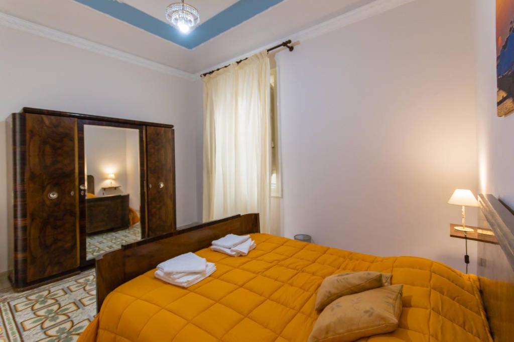 Standard Double Room with Shared Bathroom