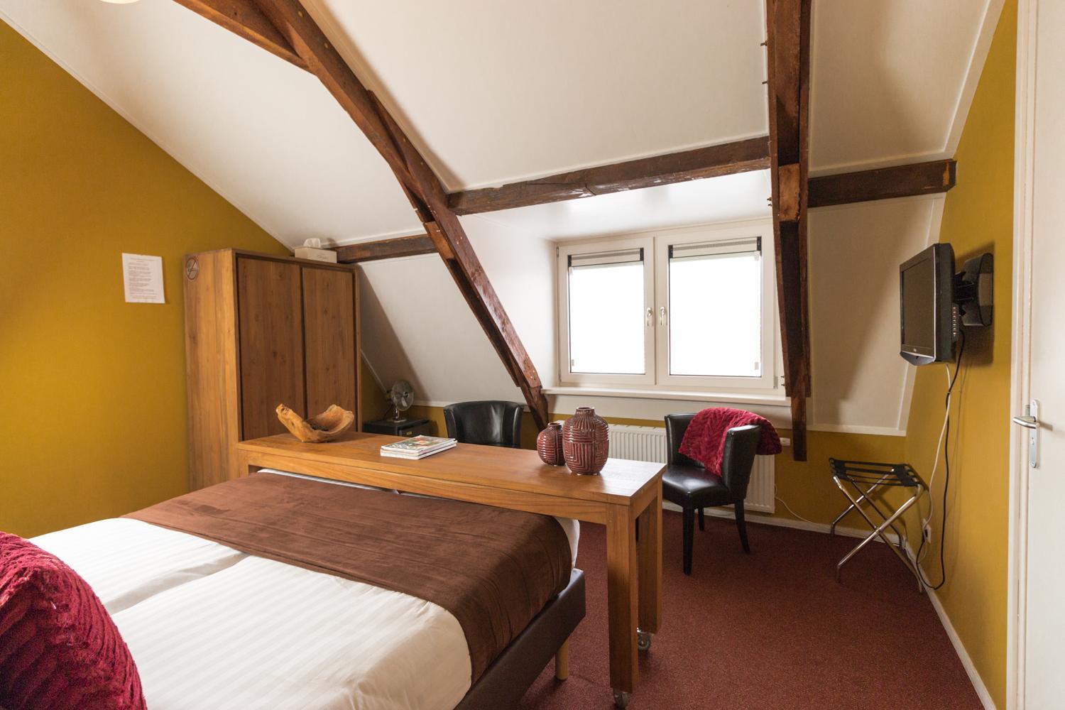 Double Room - Photo 11