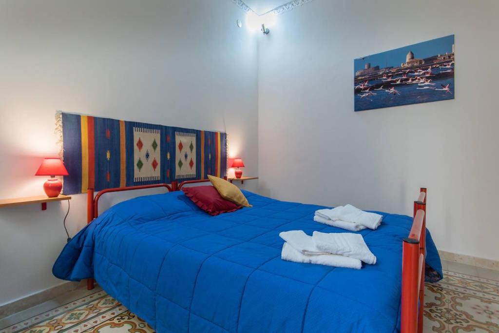 Standard Double Room with Shared Bathroom