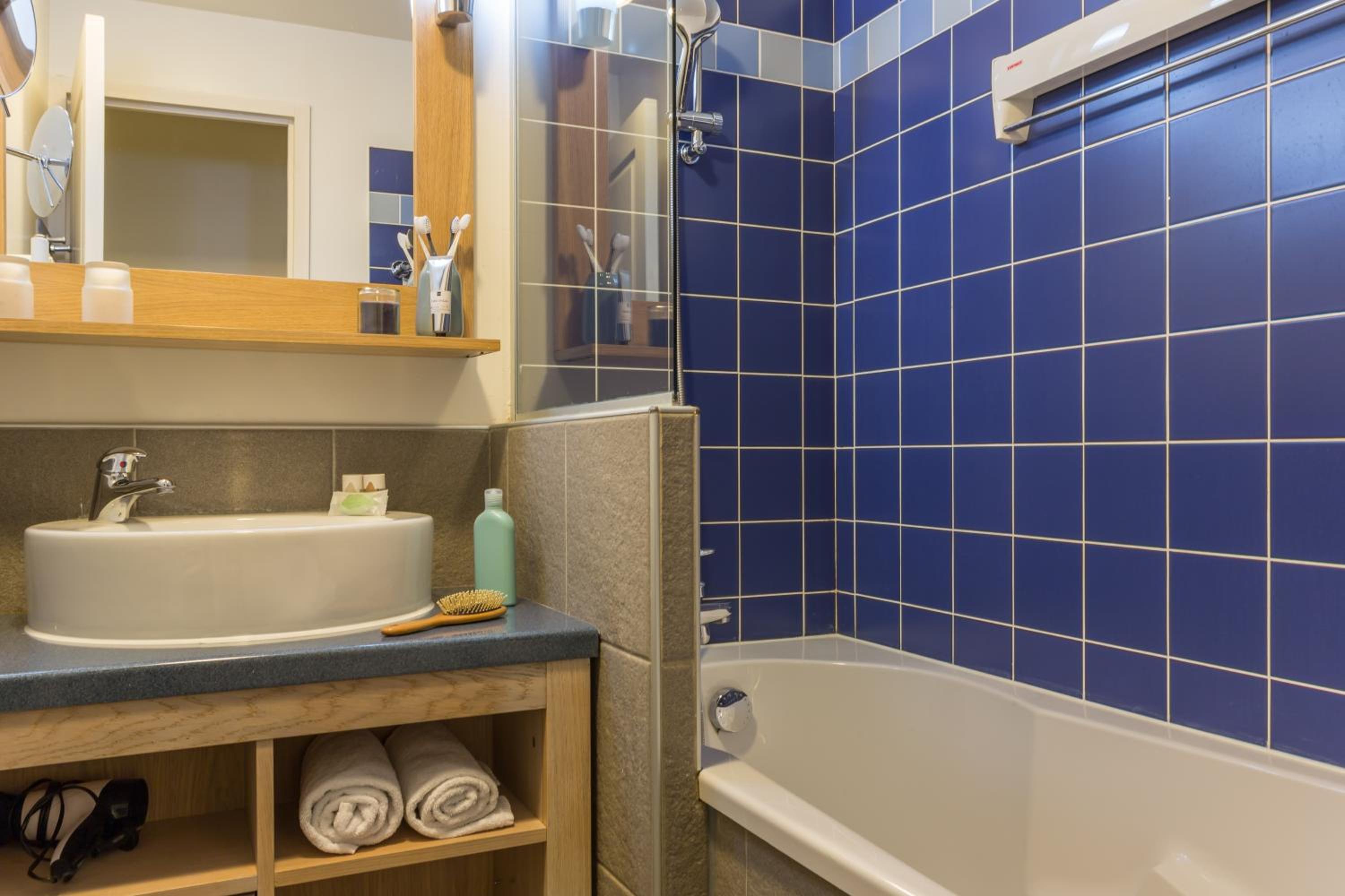 One-Bedroom Apartment (4 people) - Sea View photo 2