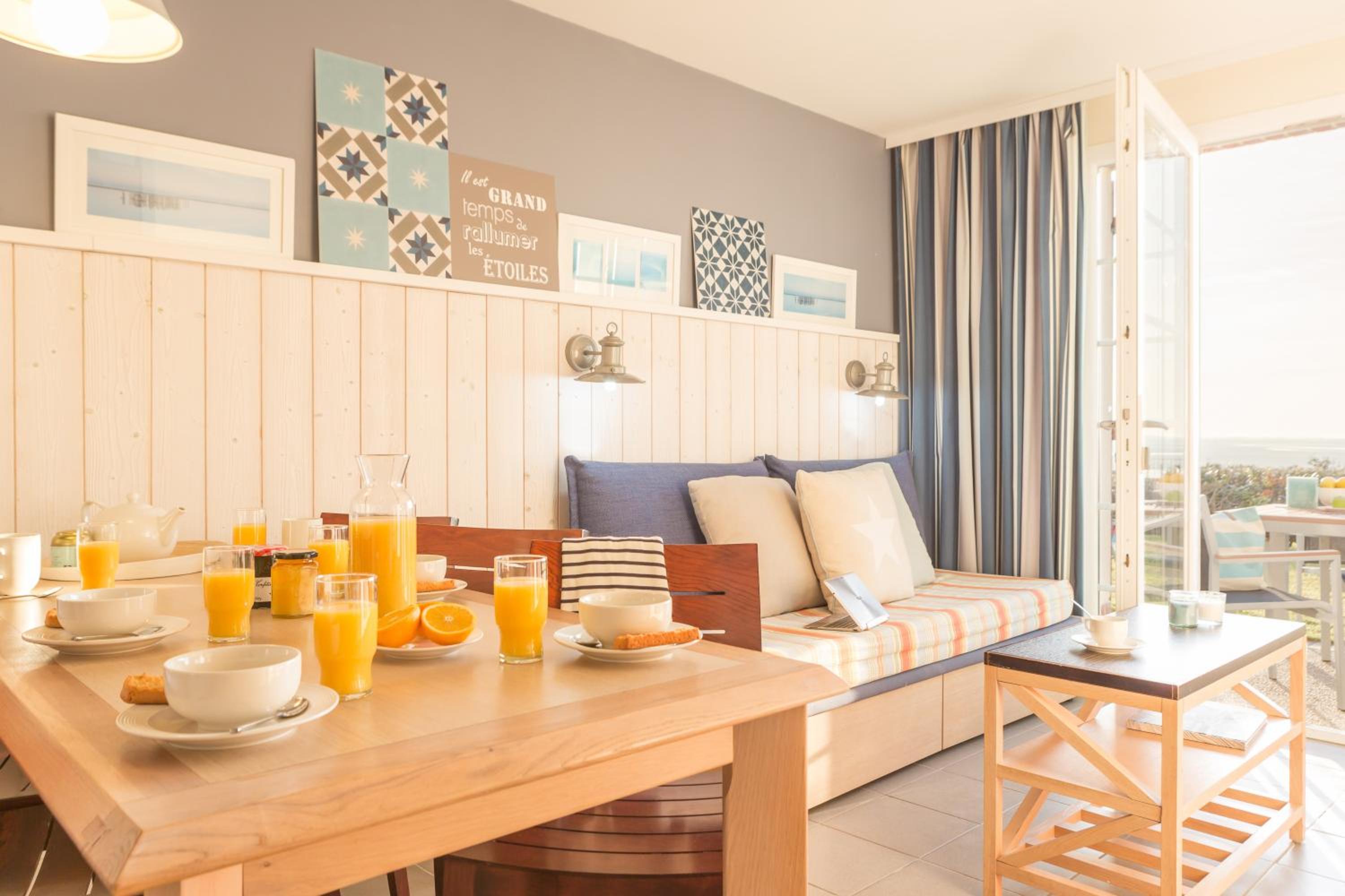 Two-Bedroom Duplex House (6 People) - Sea View