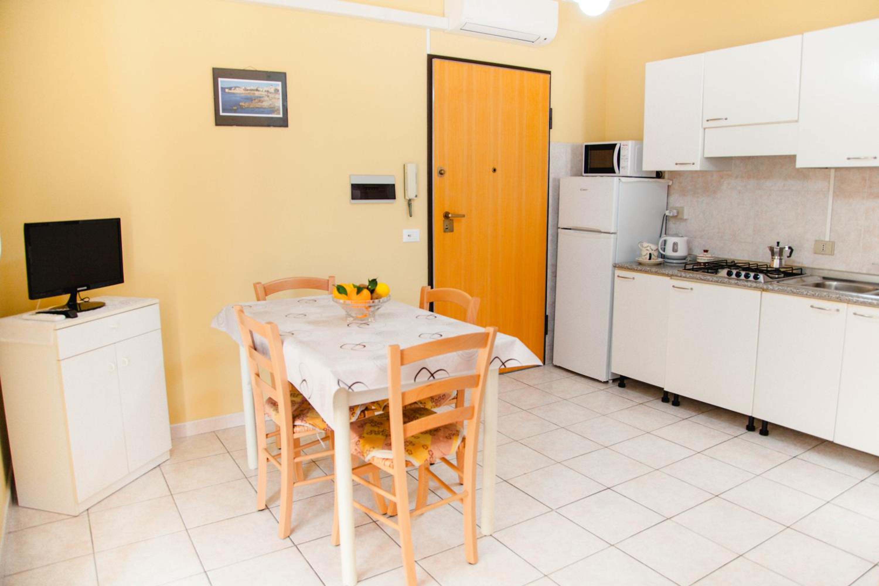 One-Bedroom Apartment (4 Adults) photo 3