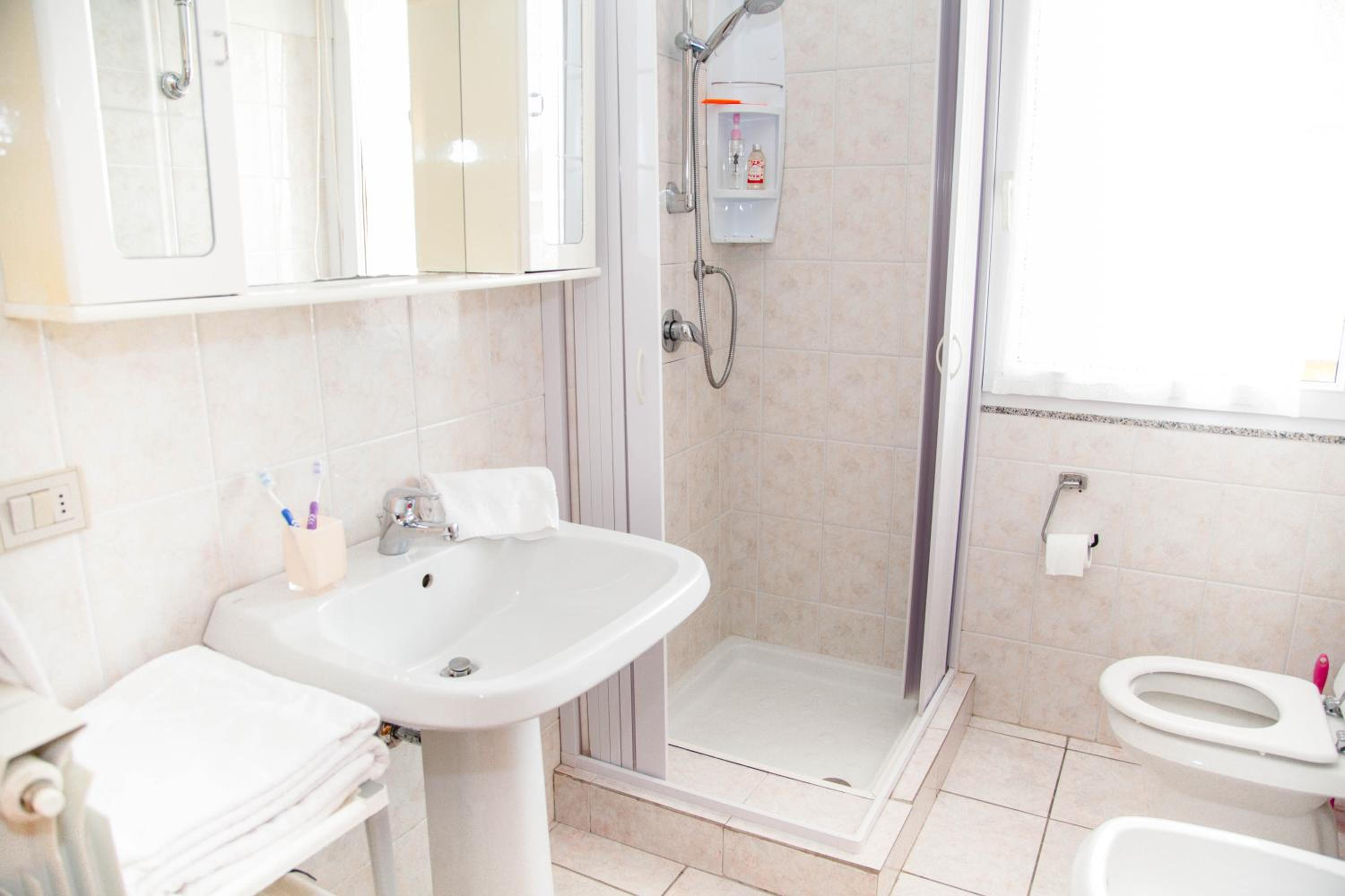 One-Bedroom Apartment (2 Adults) photo 2