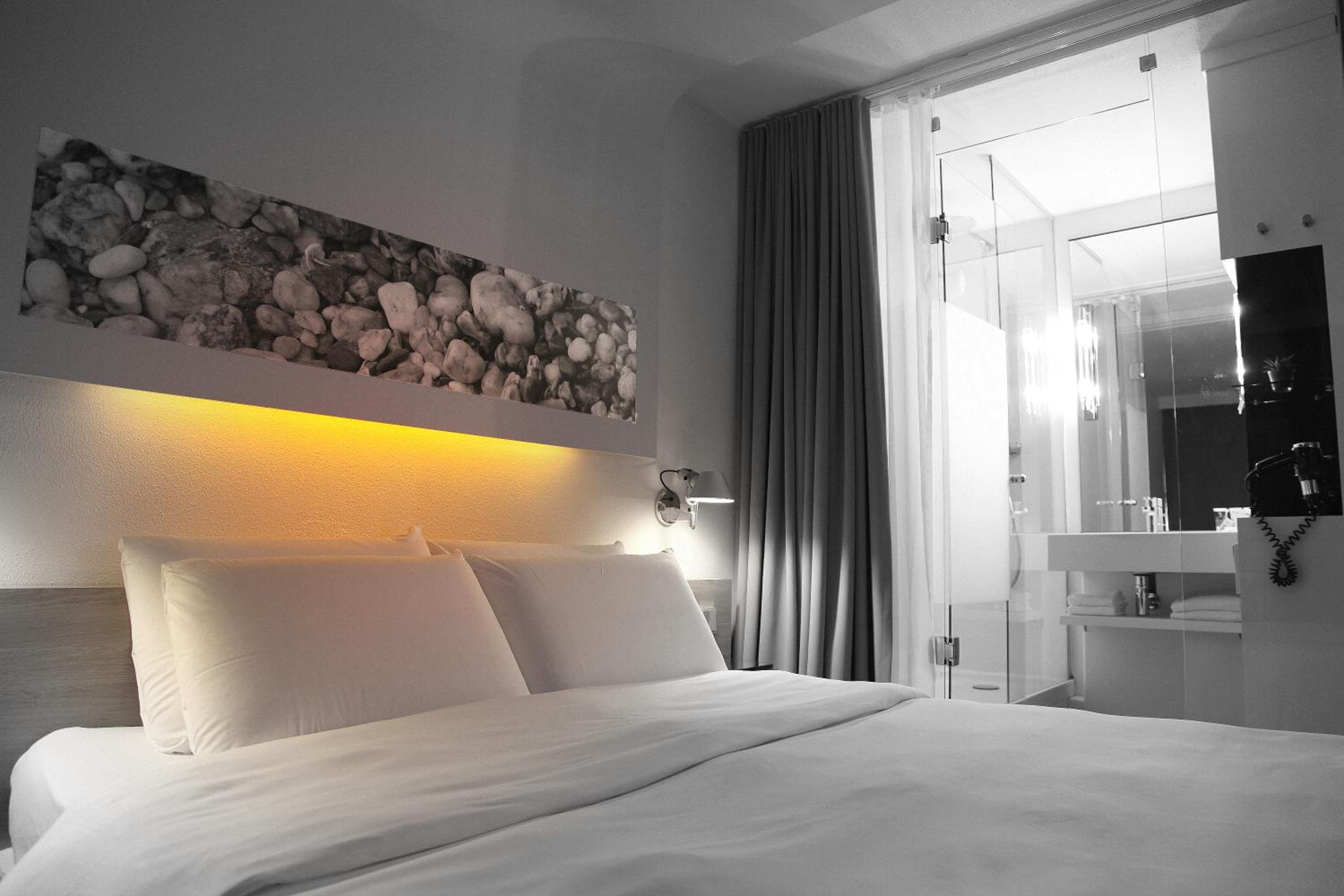 Double Room - Photo 2