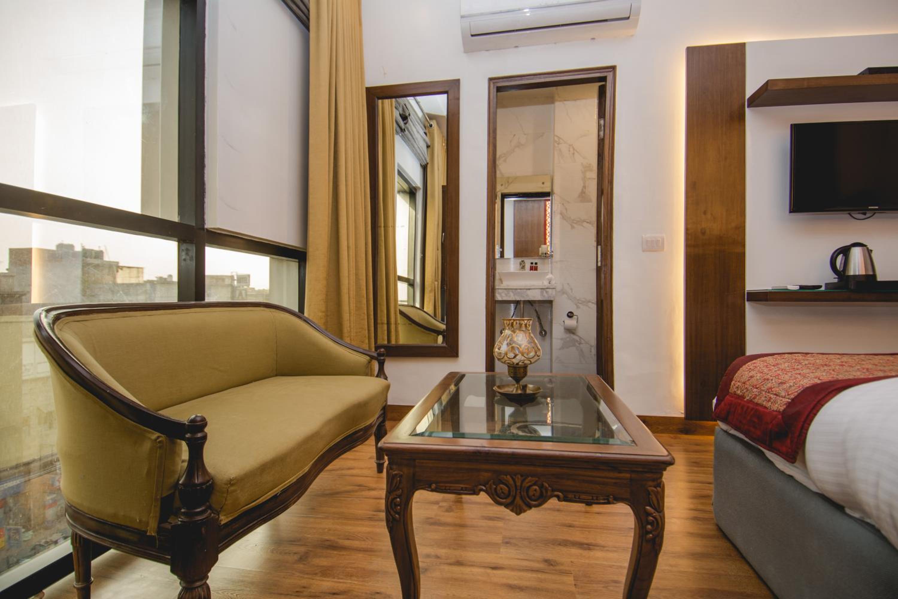 Premium Double or Twin Room - Photo 9