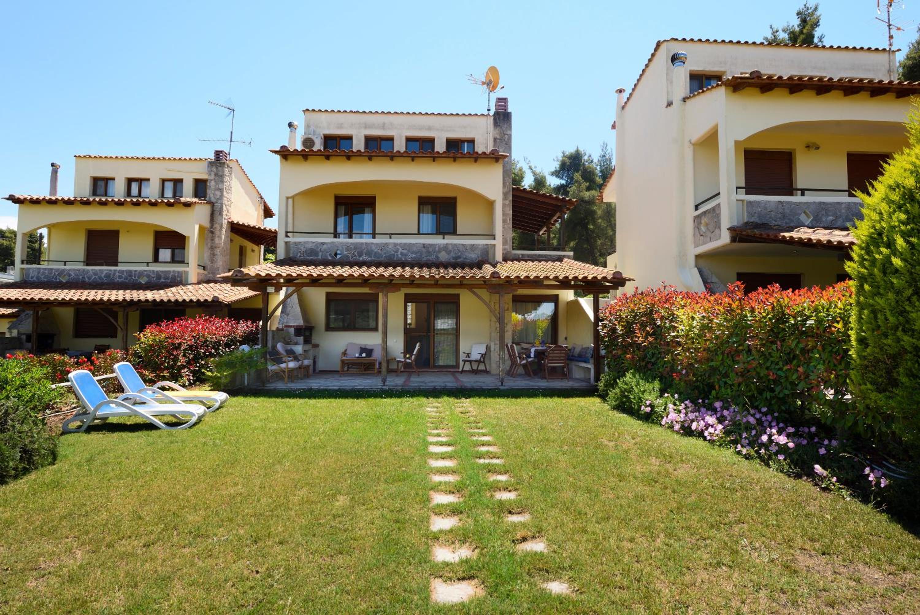 Three-Bedroom Villa photo 3