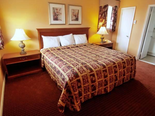 King Room - Non Smoking photo 1