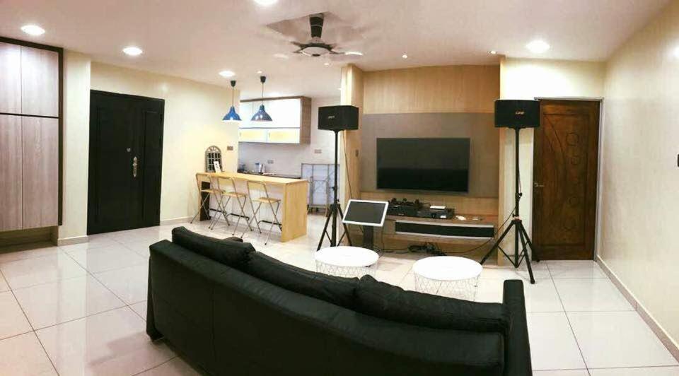 Deluxe Family Suite photo 1