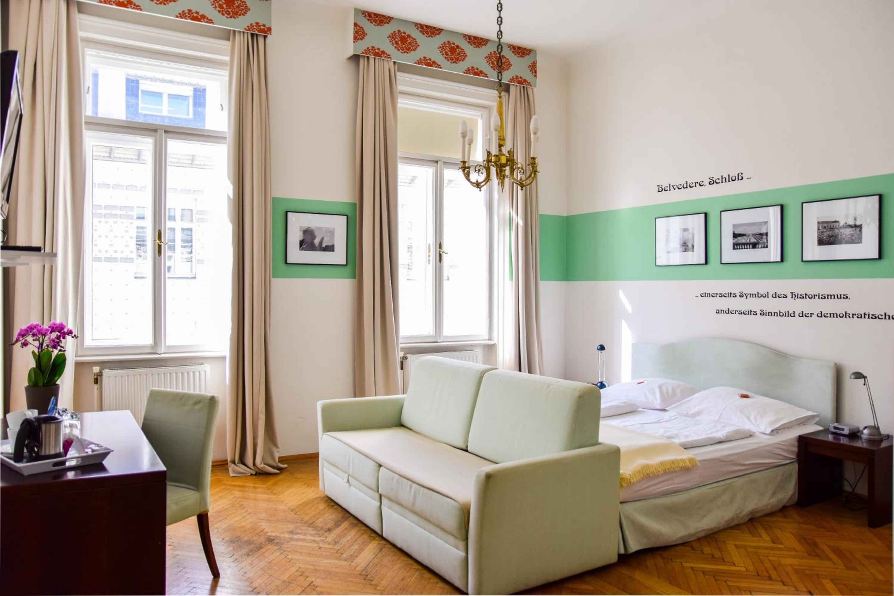Grand Double Room with Private Bathroom