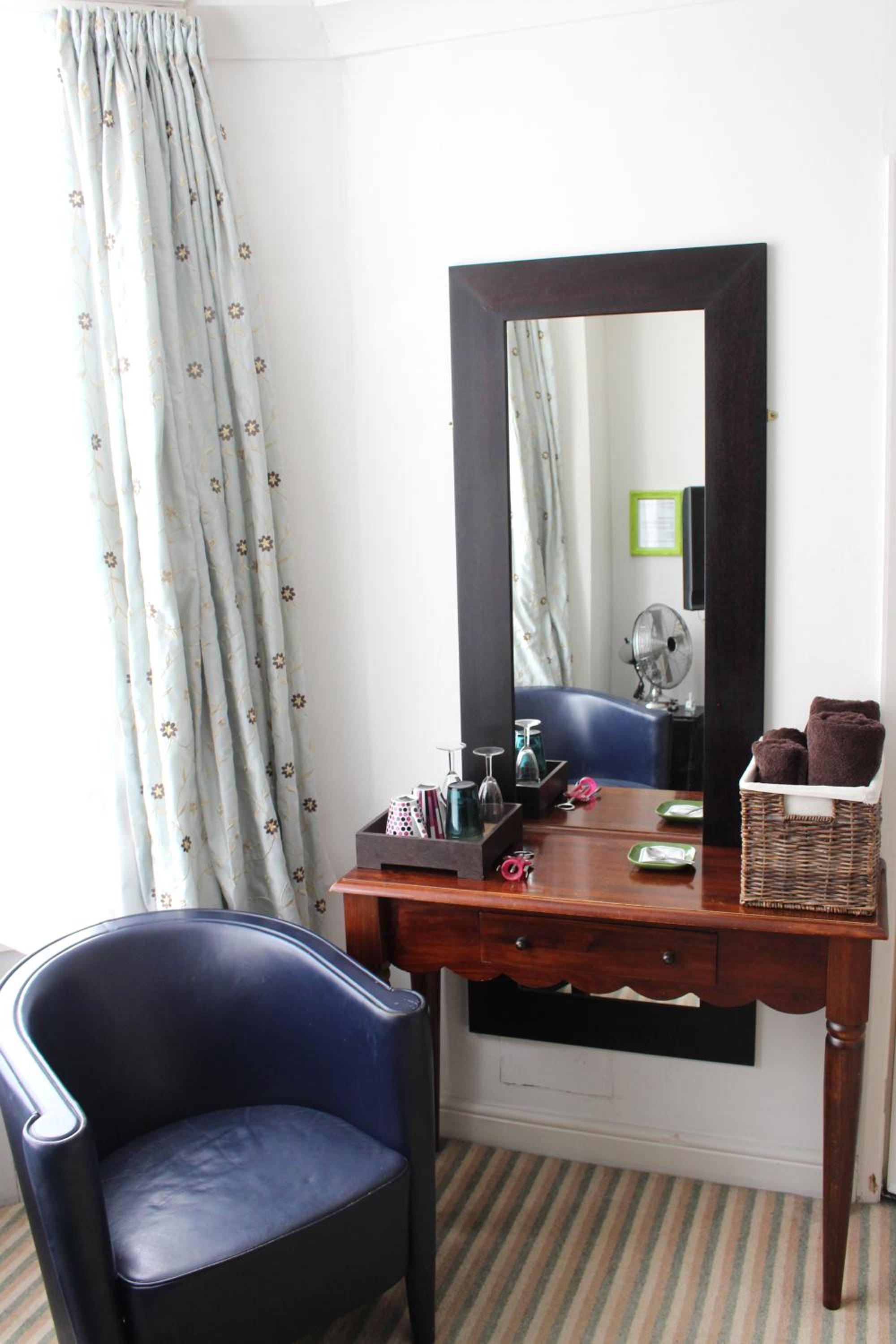 Deluxe Twin Room photo 2