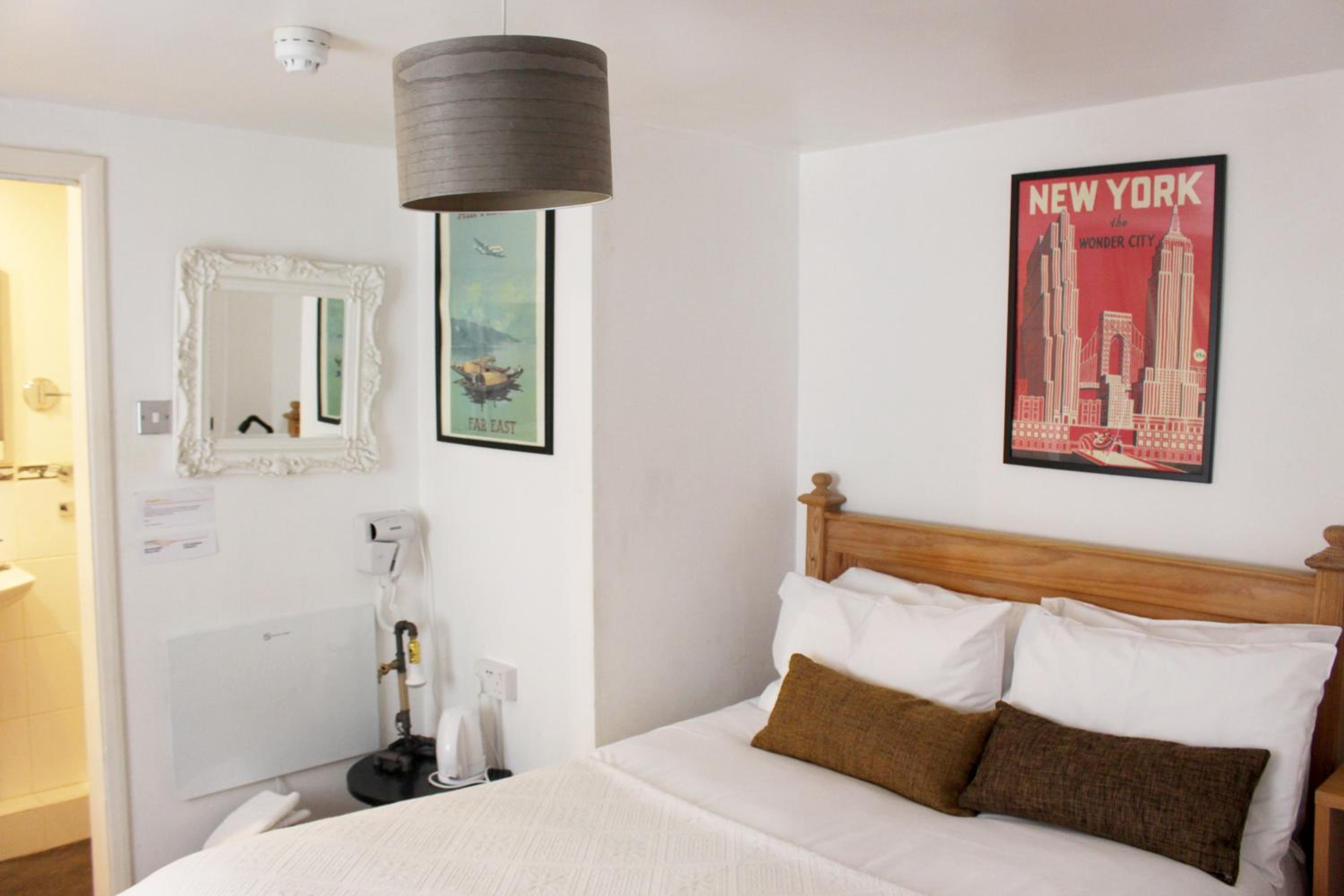 Compact Double Room photo 3