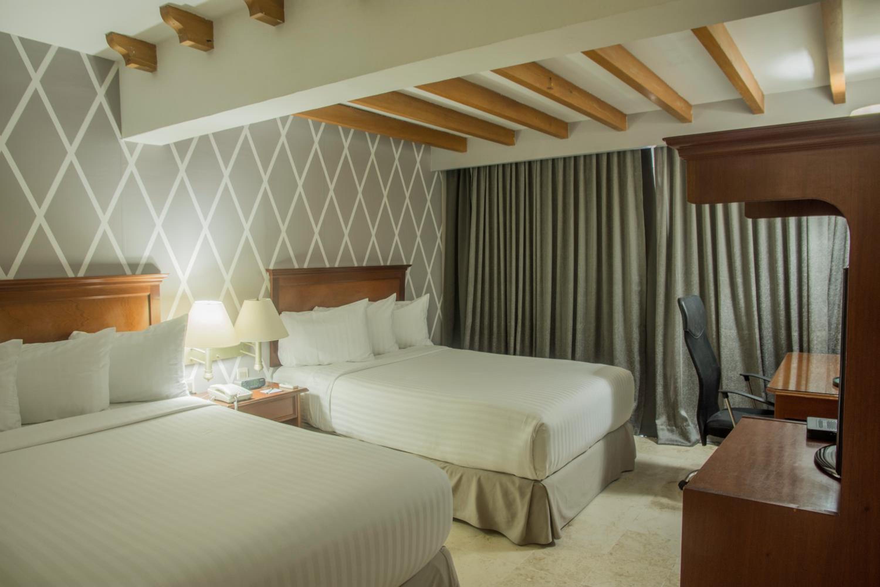 Double Room With Two Double Beds - Non-Smoking photo 2