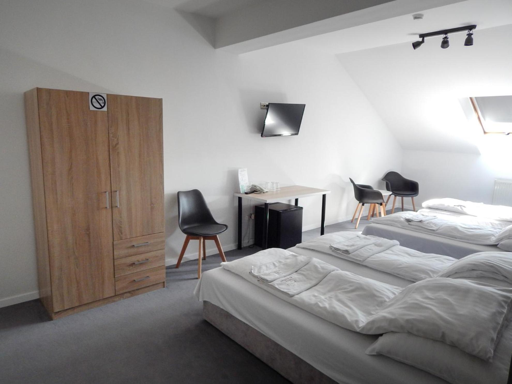 Quadruple Room - Photo 1