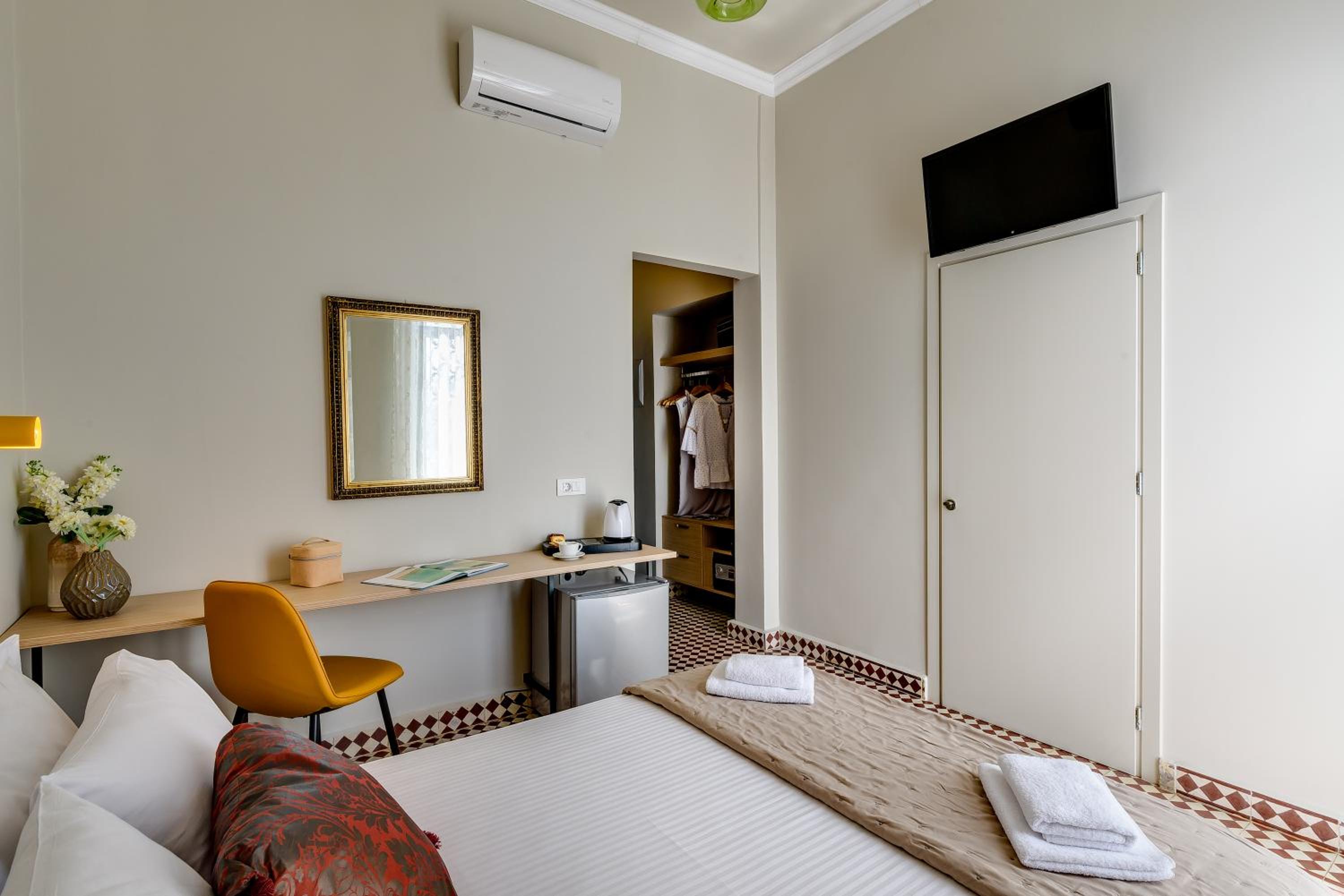 Economy Double Room photo 1