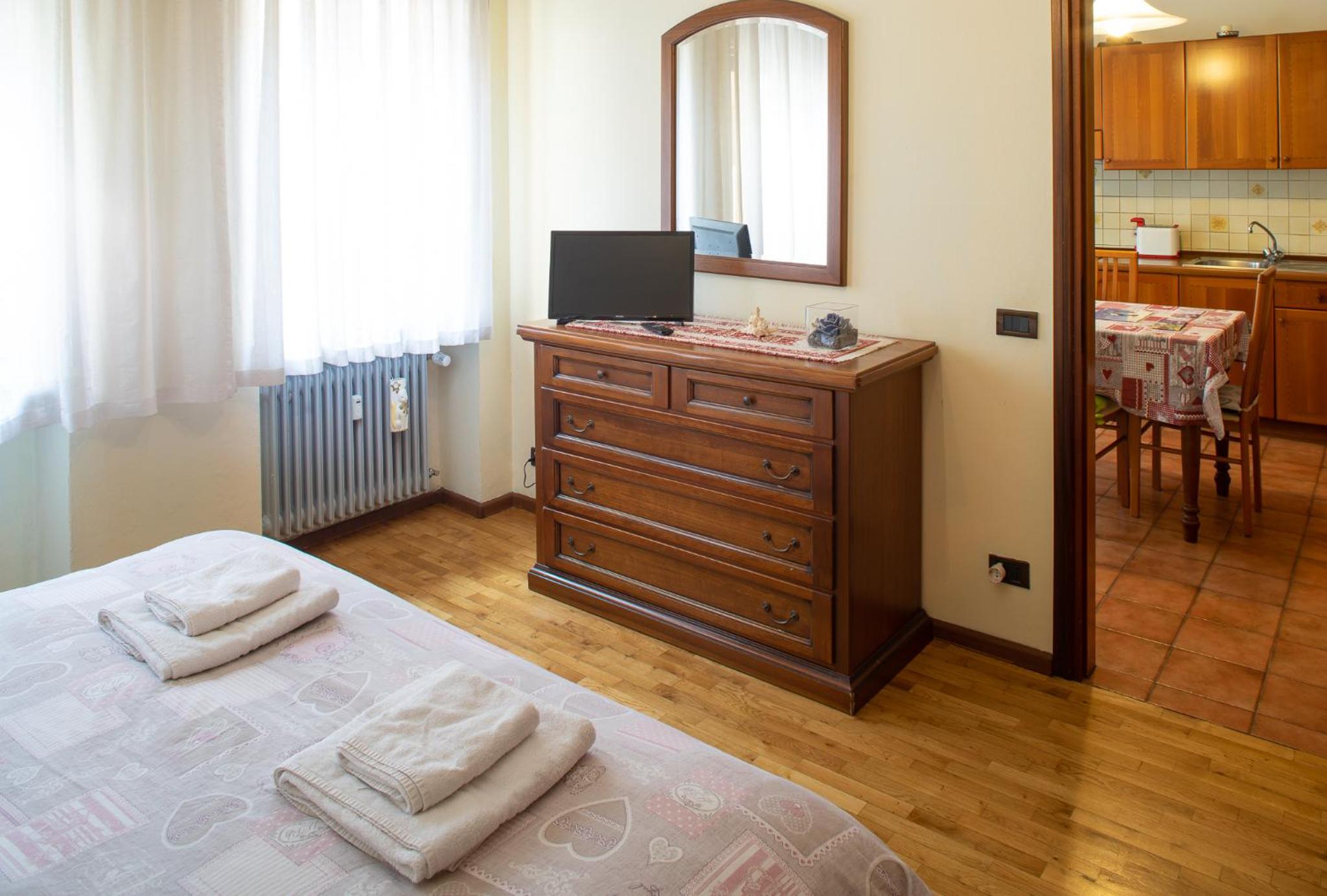 One-Bedroom Apartment - Photo 9