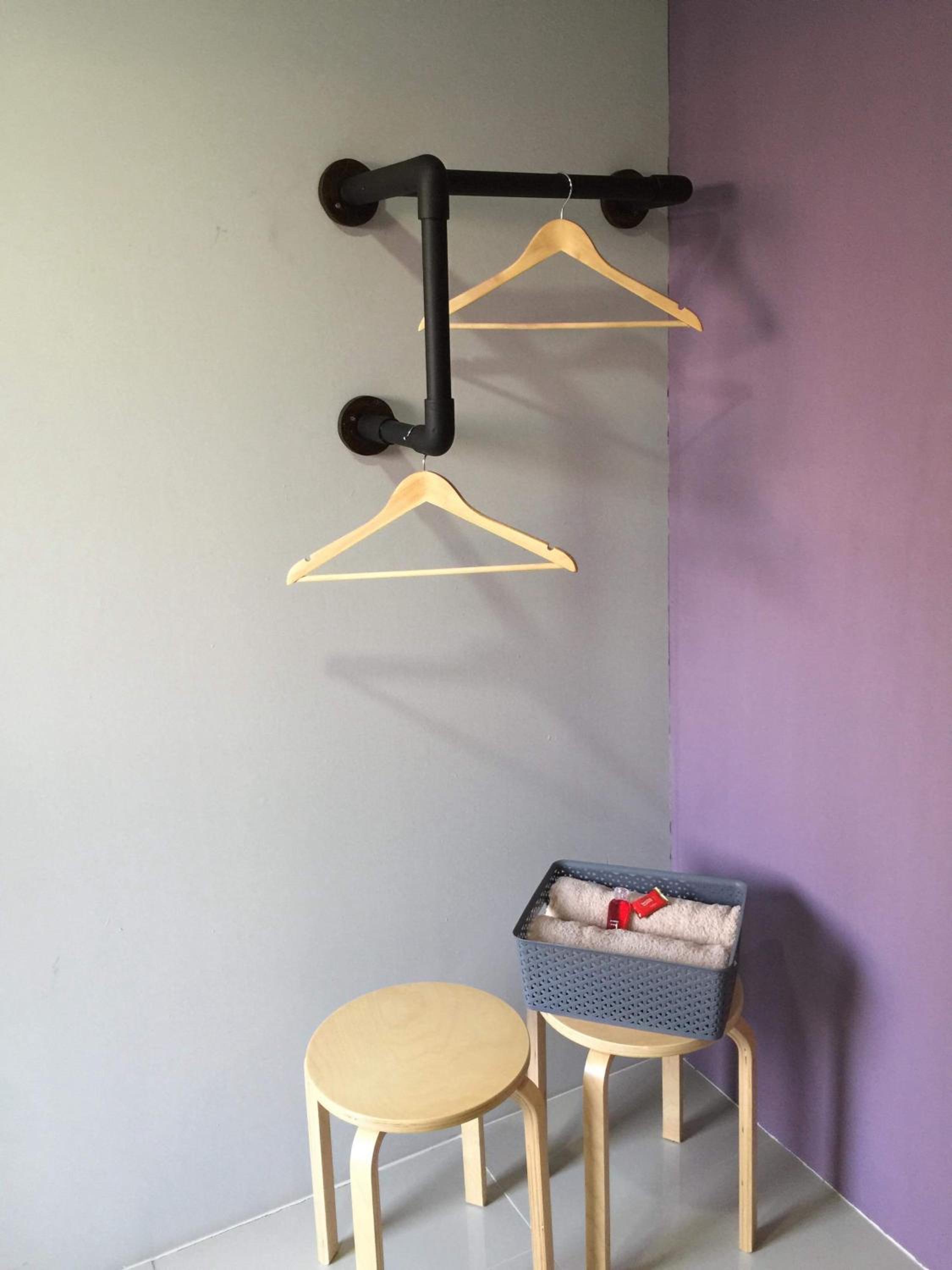 Budget Double Room with Private Bathroom - Photo 7