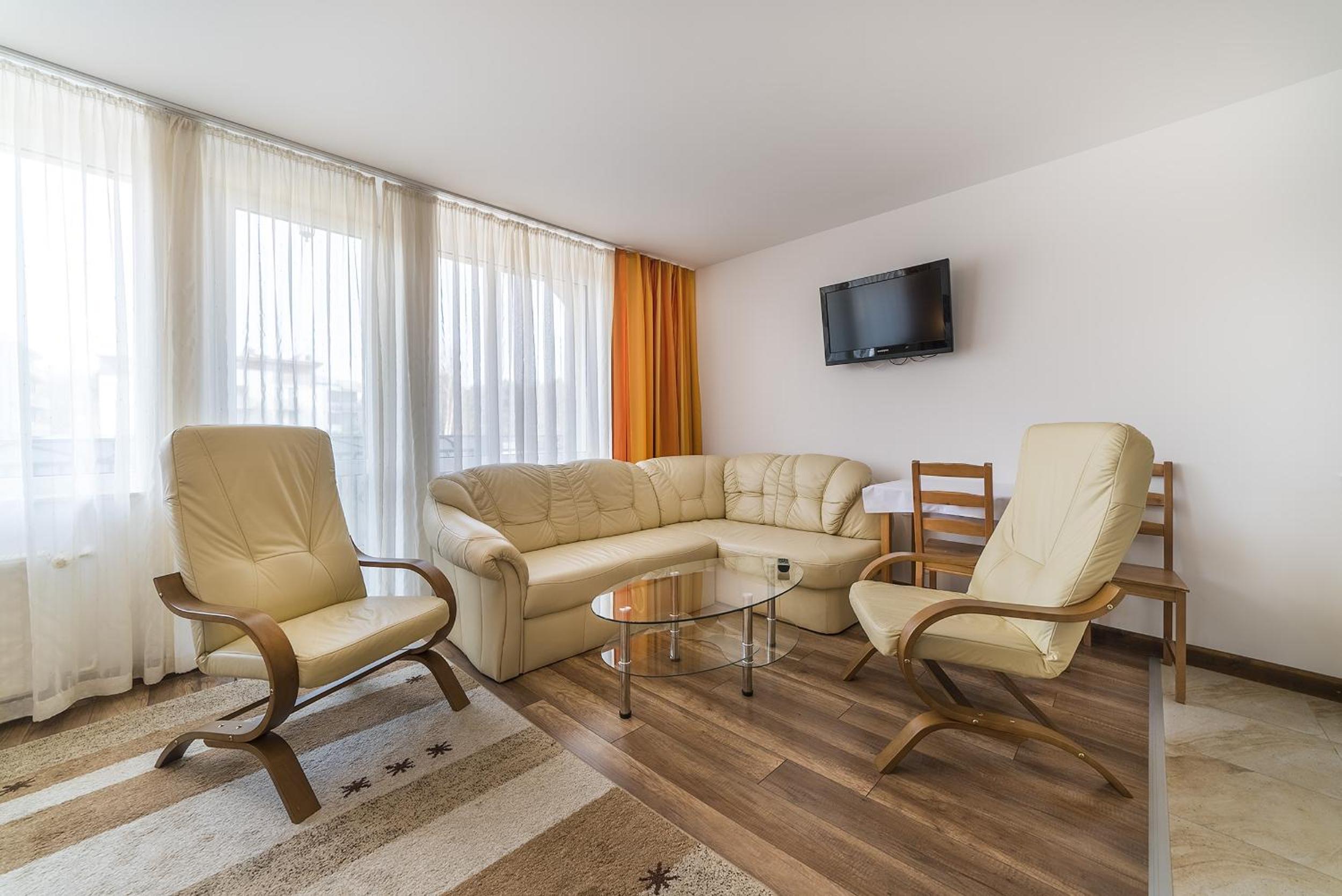 Apartment with Balcony photo 3