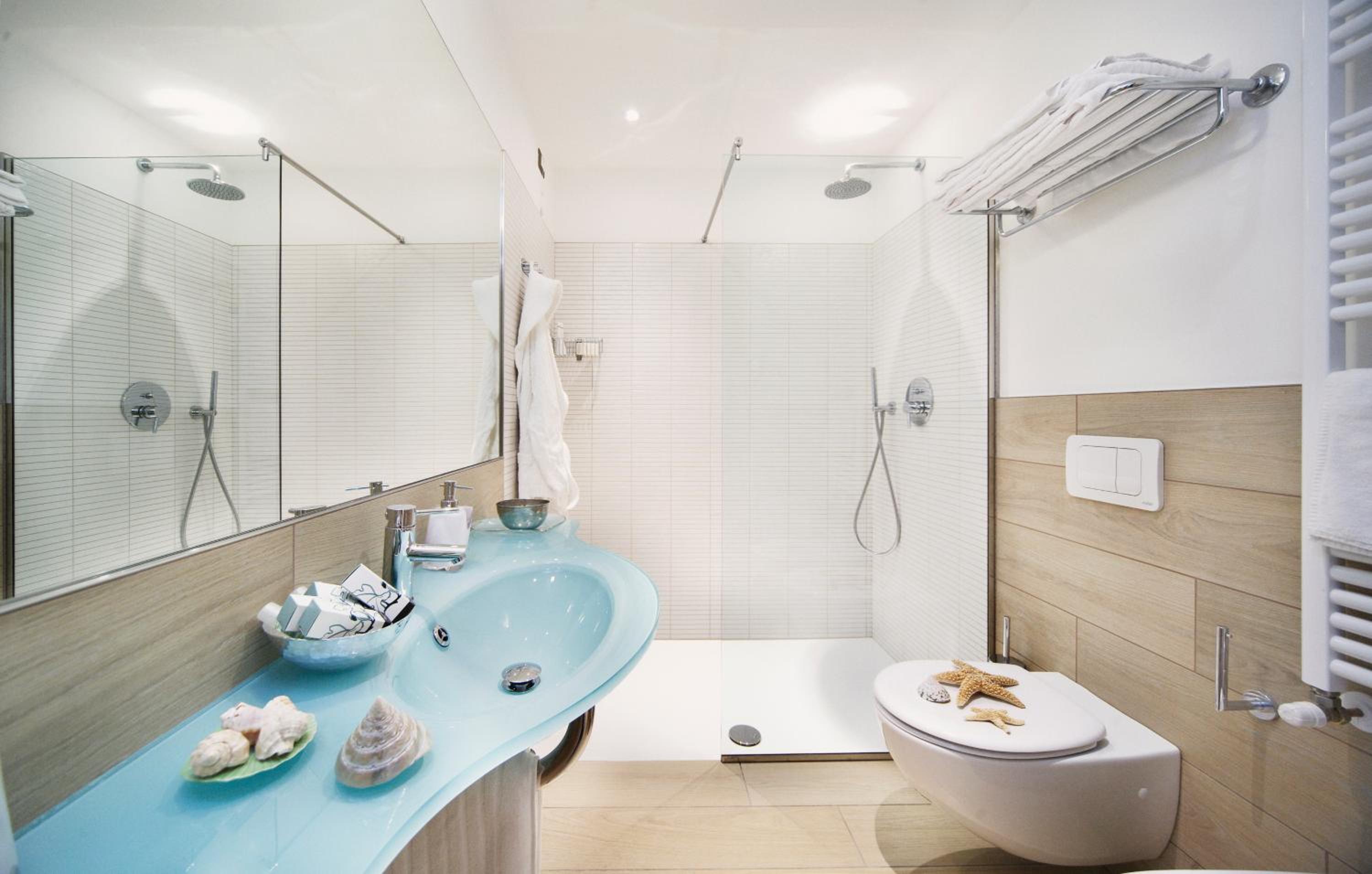 Superior Double Room with Balcony - Photo 6