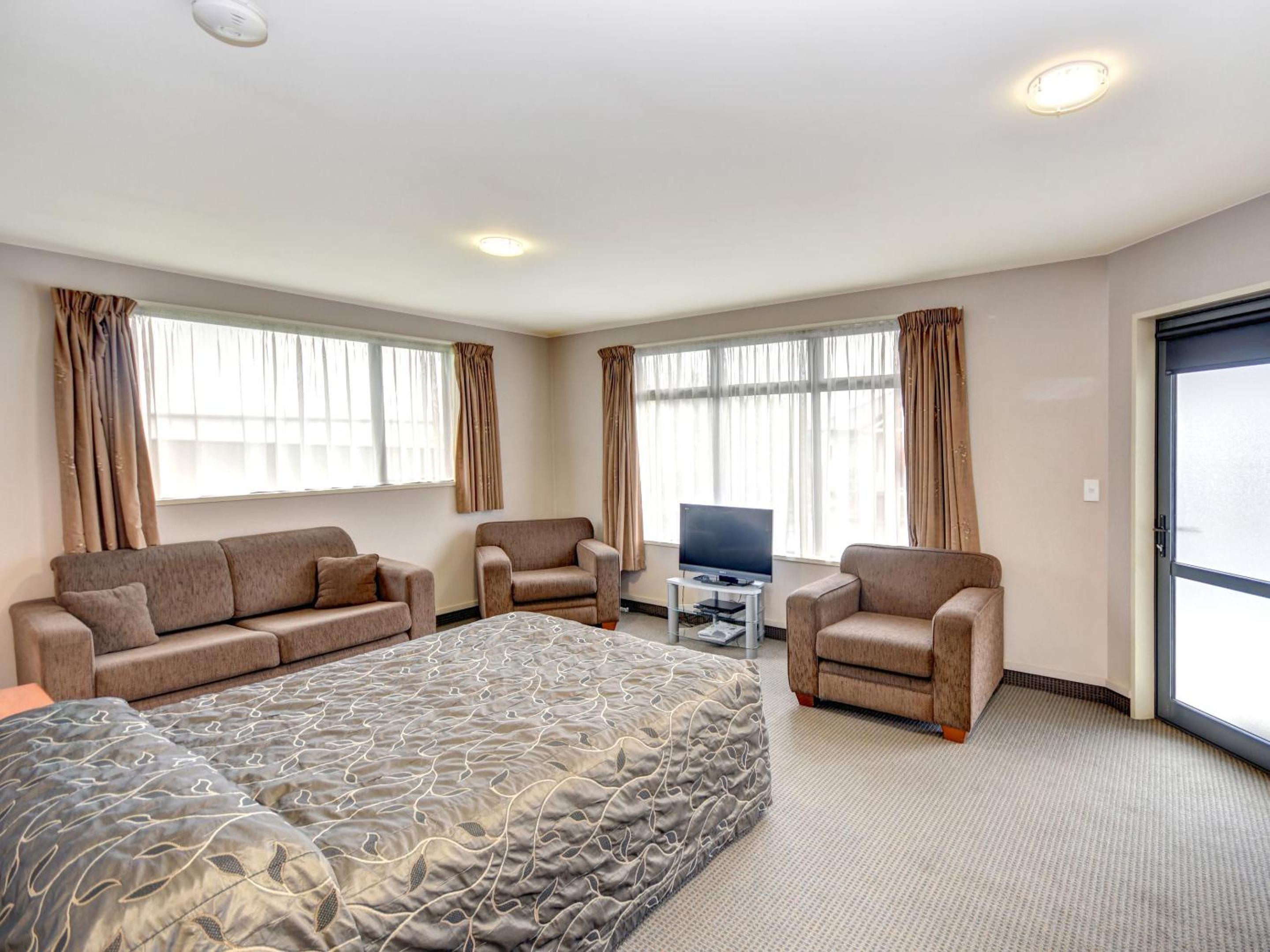 One-Bedroom Apartment (4 Adults)